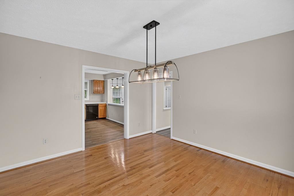 4345 LEE JACKSON HWY, GREENVILLE, Virginia 24440, 3 Bedrooms Bedrooms, ,2 BathroomsBathrooms,Residential,4345 LEE JACKSON HWY,680660 MLS # 680660 4345 LEE JACKSON HWY, GREENVILLE, Virginia 24440, 3 Bedrooms Bedrooms, ,2 BathroomsBathrooms,Residential,4345 LEE JACKSON HWY,680660 MLS # 680660