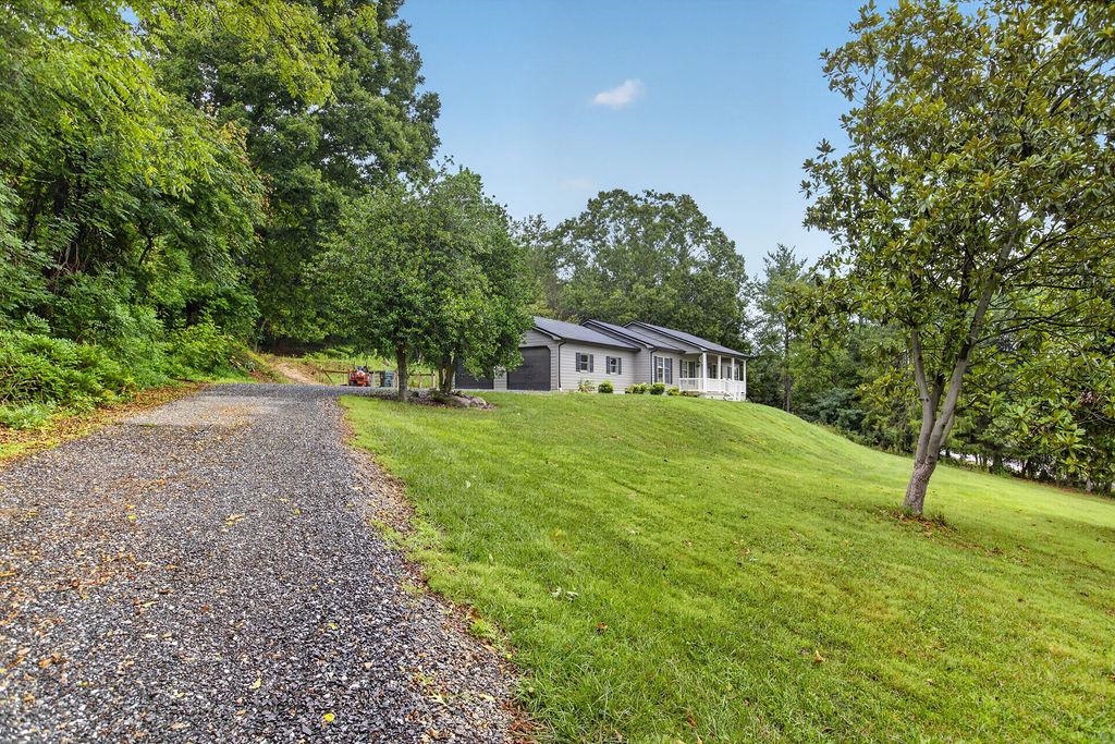 4345 LEE JACKSON HWY, GREENVILLE, Virginia 24440, 3 Bedrooms Bedrooms, ,2 BathroomsBathrooms,Residential,4345 LEE JACKSON HWY,680660 MLS # 680660 4345 LEE JACKSON HWY, GREENVILLE, Virginia 24440, 3 Bedrooms Bedrooms, ,2 BathroomsBathrooms,Residential,4345 LEE JACKSON HWY,680660 MLS # 680660