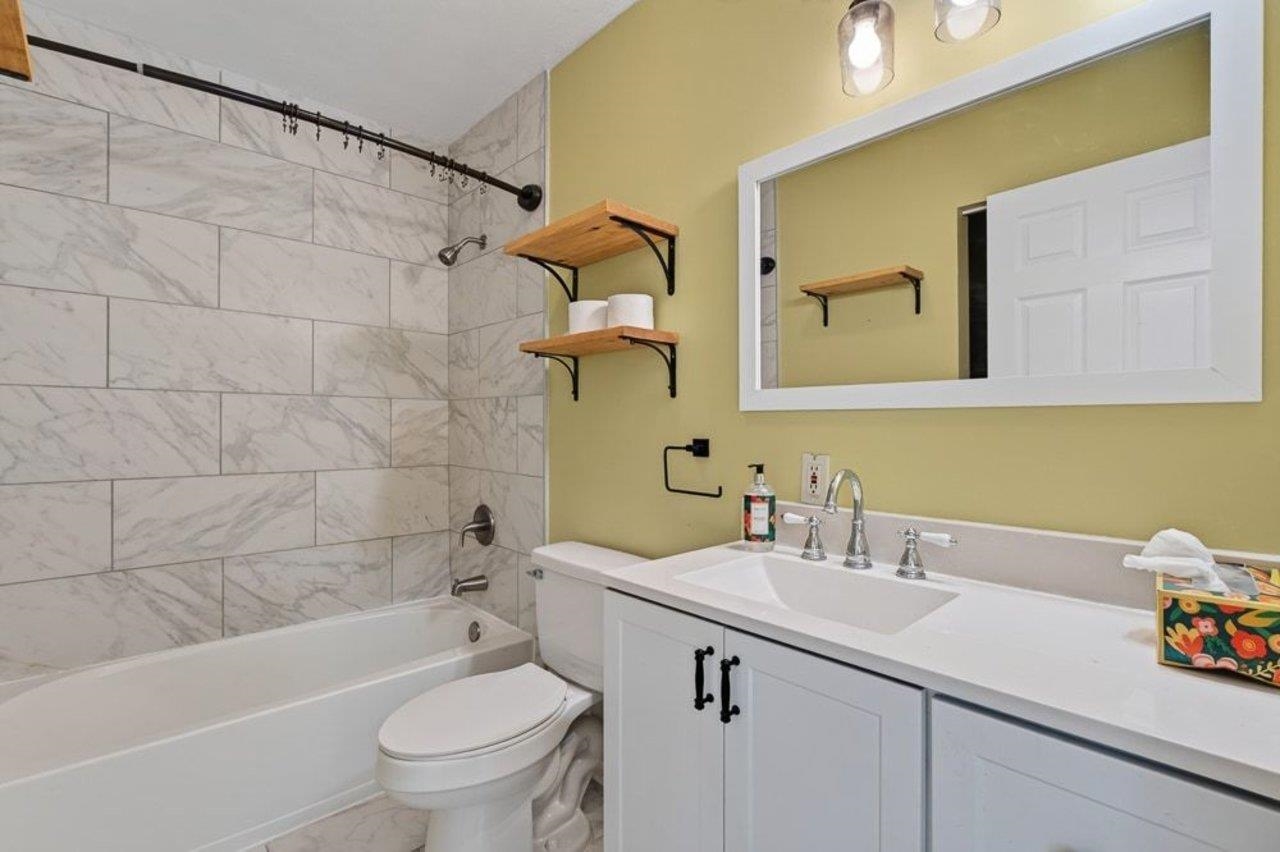 17395 PEEPERS HOLLOW LN, BROADWAY, Virginia 22815, 3 Bedrooms Bedrooms, ,1 BathroomBathrooms,Residential,17395 PEEPERS HOLLOW LN,680662 MLS # 680662 17395 PEEPERS HOLLOW LN, BROADWAY, Virginia 22815, 3 Bedrooms Bedrooms, ,1 BathroomBathrooms,Residential,17395 PEEPERS HOLLOW LN,680662 MLS # 680662