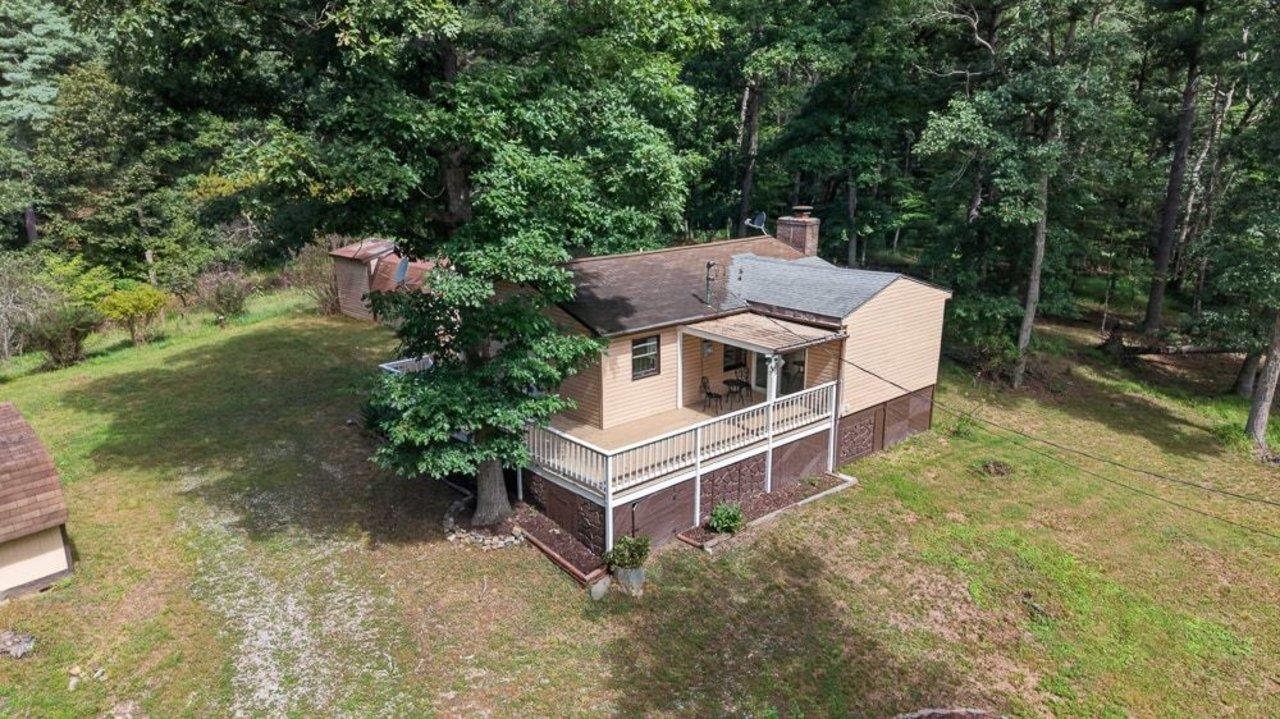 17395 PEEPERS HOLLOW LN, BROADWAY, Virginia 22815, 3 Bedrooms Bedrooms, ,1 BathroomBathrooms,Residential,17395 PEEPERS HOLLOW LN,680662 MLS # 680662 17395 PEEPERS HOLLOW LN, BROADWAY, Virginia 22815, 3 Bedrooms Bedrooms, ,1 BathroomBathrooms,Residential,17395 PEEPERS HOLLOW LN,680662 MLS # 680662