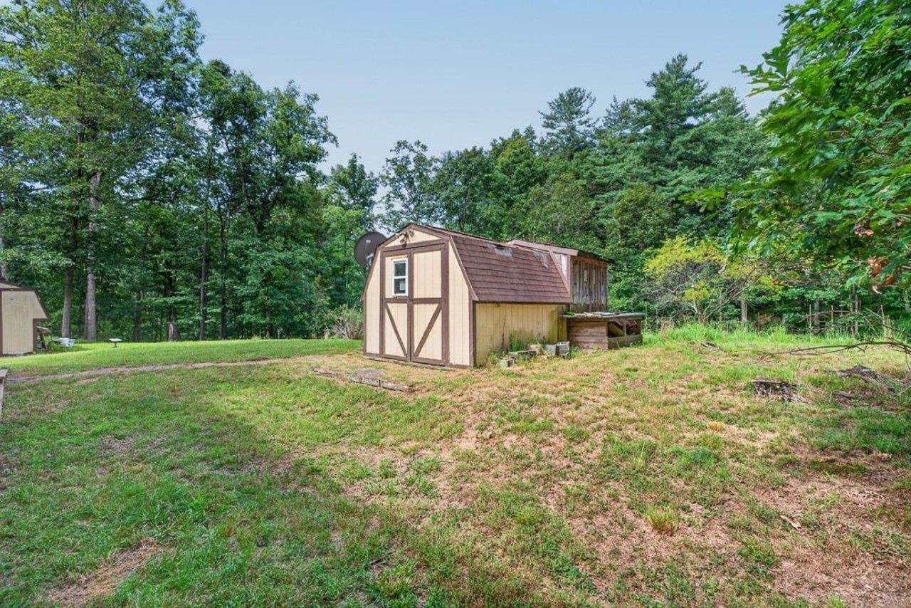 17395 PEEPERS HOLLOW LN, BROADWAY, Virginia 22815, 3 Bedrooms Bedrooms, ,1 BathroomBathrooms,Residential,17395 PEEPERS HOLLOW LN,680662 MLS # 680662 17395 PEEPERS HOLLOW LN, BROADWAY, Virginia 22815, 3 Bedrooms Bedrooms, ,1 BathroomBathrooms,Residential,17395 PEEPERS HOLLOW LN,680662 MLS # 680662