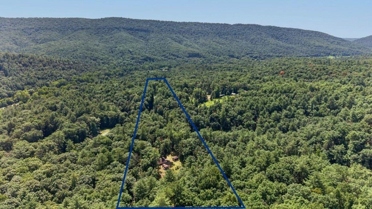 17395 PEEPERS HOLLOW LN, BROADWAY, Virginia 22815, 3 Bedrooms Bedrooms, ,1 BathroomBathrooms,Residential,17395 PEEPERS HOLLOW LN,680662 MLS # 680662 17395 PEEPERS HOLLOW LN, BROADWAY, Virginia 22815, 3 Bedrooms Bedrooms, ,1 BathroomBathrooms,Residential,17395 PEEPERS HOLLOW LN,680662 MLS # 680662