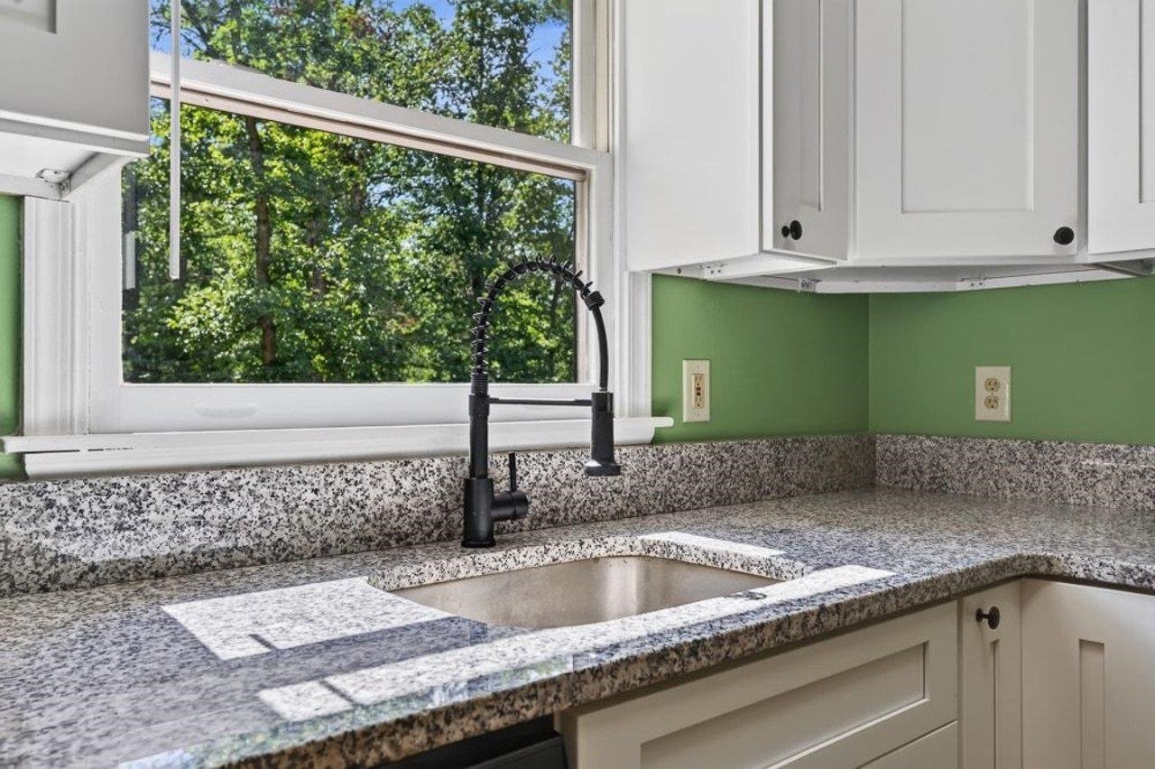 17395 PEEPERS HOLLOW LN, BROADWAY, Virginia 22815, 3 Bedrooms Bedrooms, ,1 BathroomBathrooms,Residential,17395 PEEPERS HOLLOW LN,680662 MLS # 680662 17395 PEEPERS HOLLOW LN, BROADWAY, Virginia 22815, 3 Bedrooms Bedrooms, ,1 BathroomBathrooms,Residential,17395 PEEPERS HOLLOW LN,680662 MLS # 680662