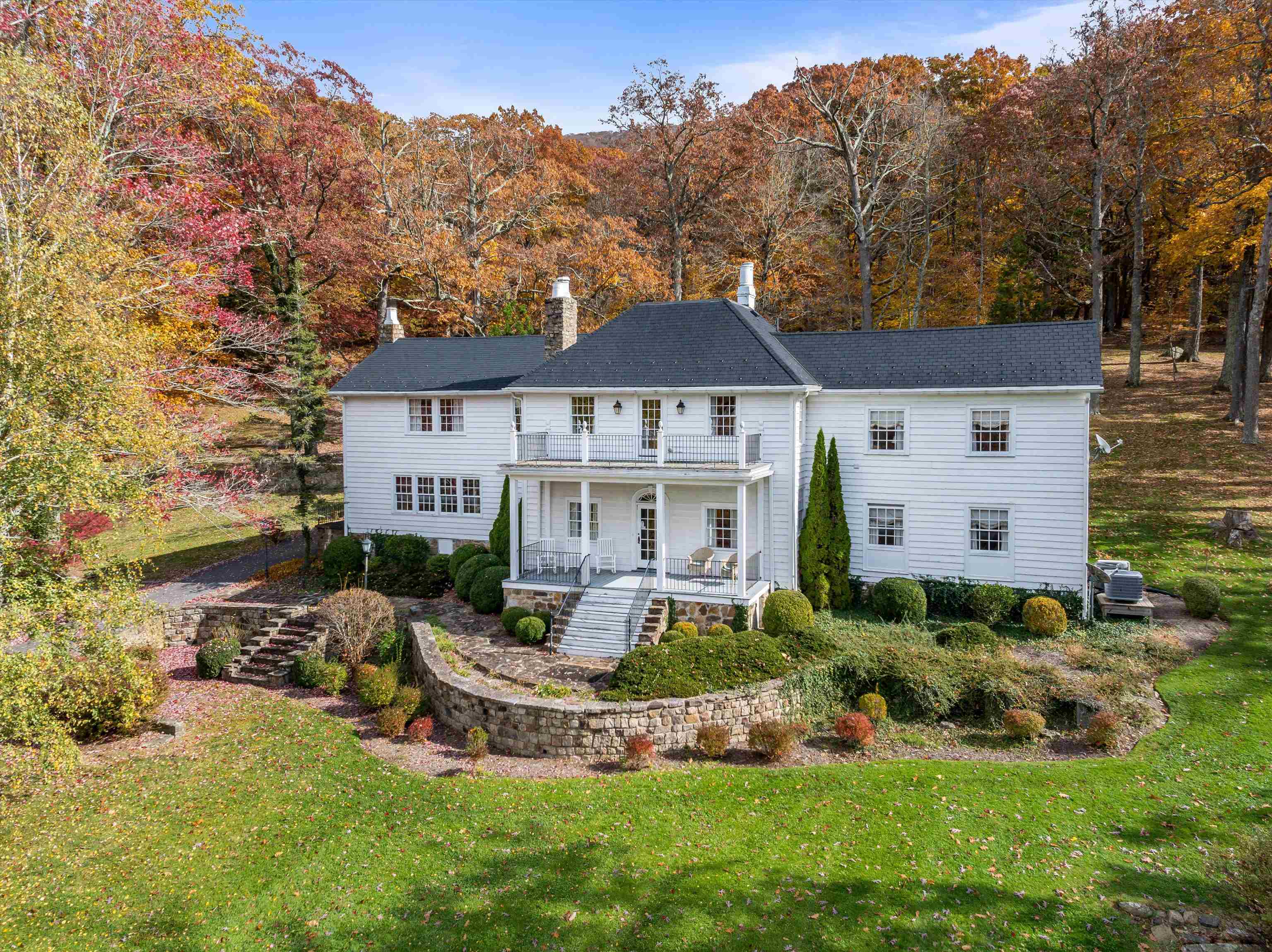 1068 SHEEP MEADOW RD, HOT SPRINGS, Virginia 24445, 5 Bedrooms Bedrooms, ,5 BathroomsBathrooms,Residential,1068 SHEEP MEADOW RD,680663 MLS # 680663 1068 SHEEP MEADOW RD, HOT SPRINGS, Virginia 24445, 5 Bedrooms Bedrooms, ,5 BathroomsBathrooms,Residential,1068 SHEEP MEADOW RD,680663 MLS # 680663