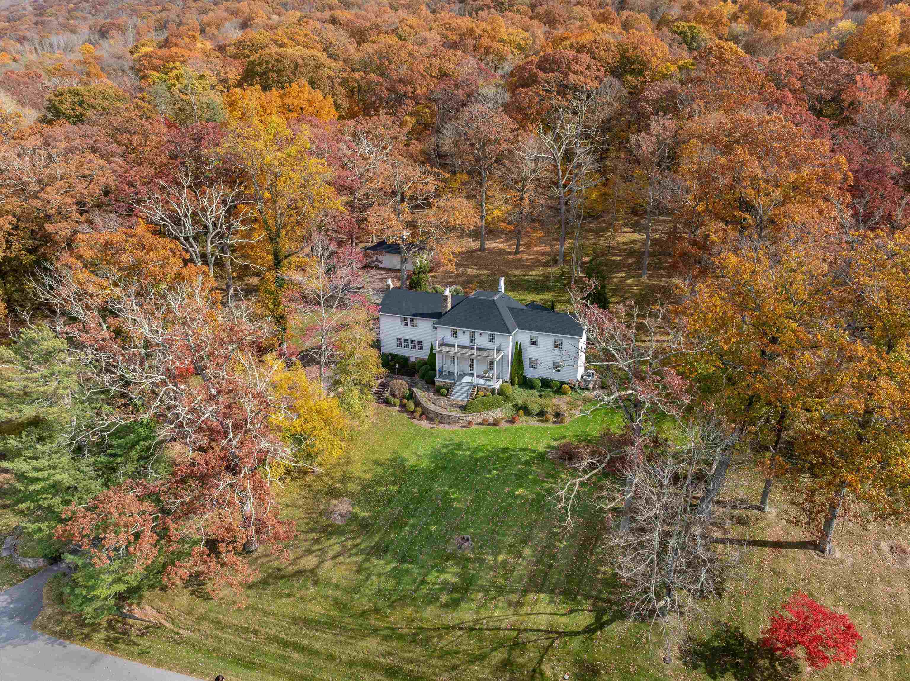 1068 SHEEP MEADOW RD, HOT SPRINGS, Virginia 24445, 5 Bedrooms Bedrooms, ,5 BathroomsBathrooms,Residential,1068 SHEEP MEADOW RD,680663 MLS # 680663 1068 SHEEP MEADOW RD, HOT SPRINGS, Virginia 24445, 5 Bedrooms Bedrooms, ,5 BathroomsBathrooms,Residential,1068 SHEEP MEADOW RD,680663 MLS # 680663