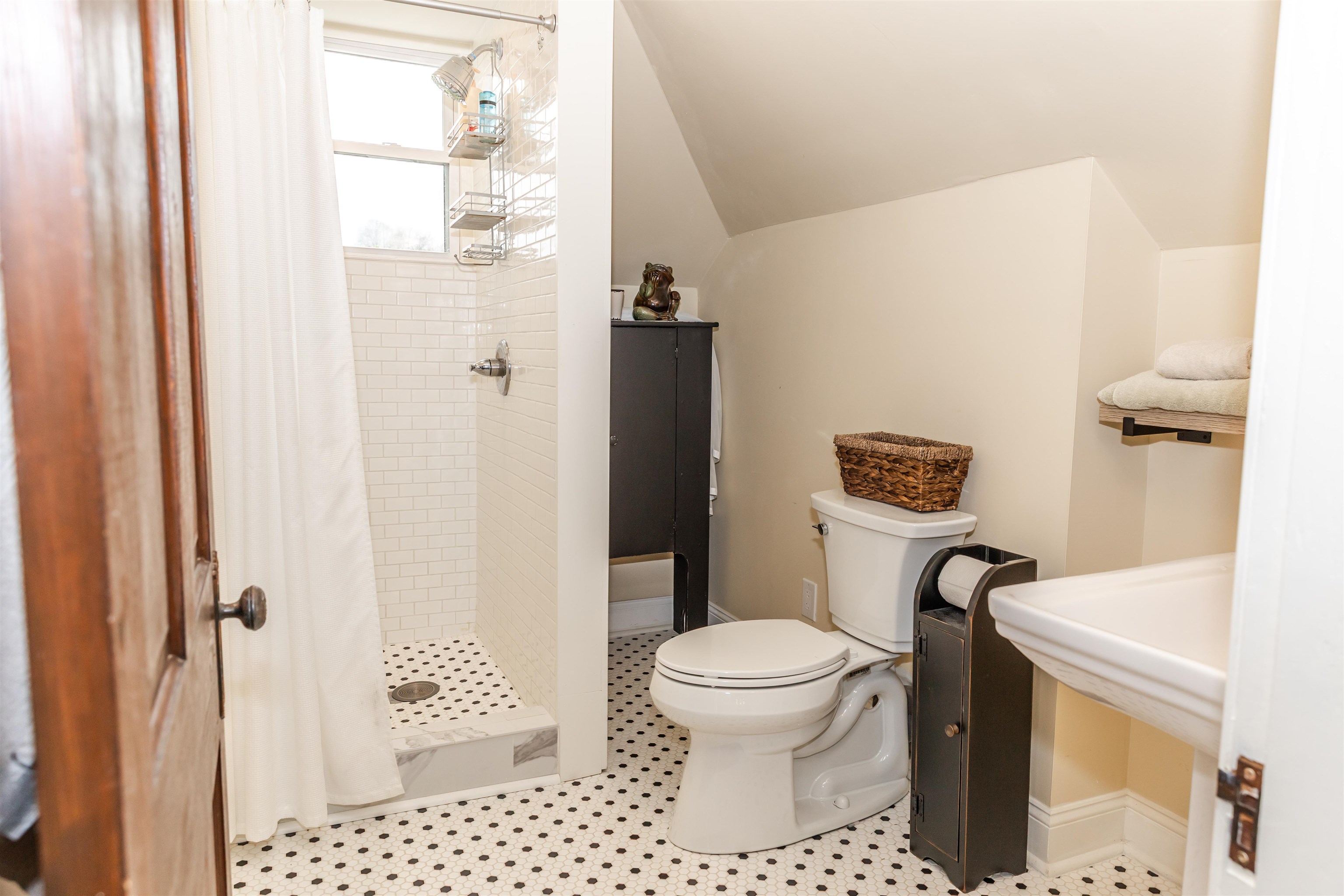 374 FINLEY RD, RAPHINE, Virginia 24472, 4 Bedrooms Bedrooms, ,3 BathroomsBathrooms,Residential,374 Finley Road,374 FINLEY RD,680665 MLS # 680665