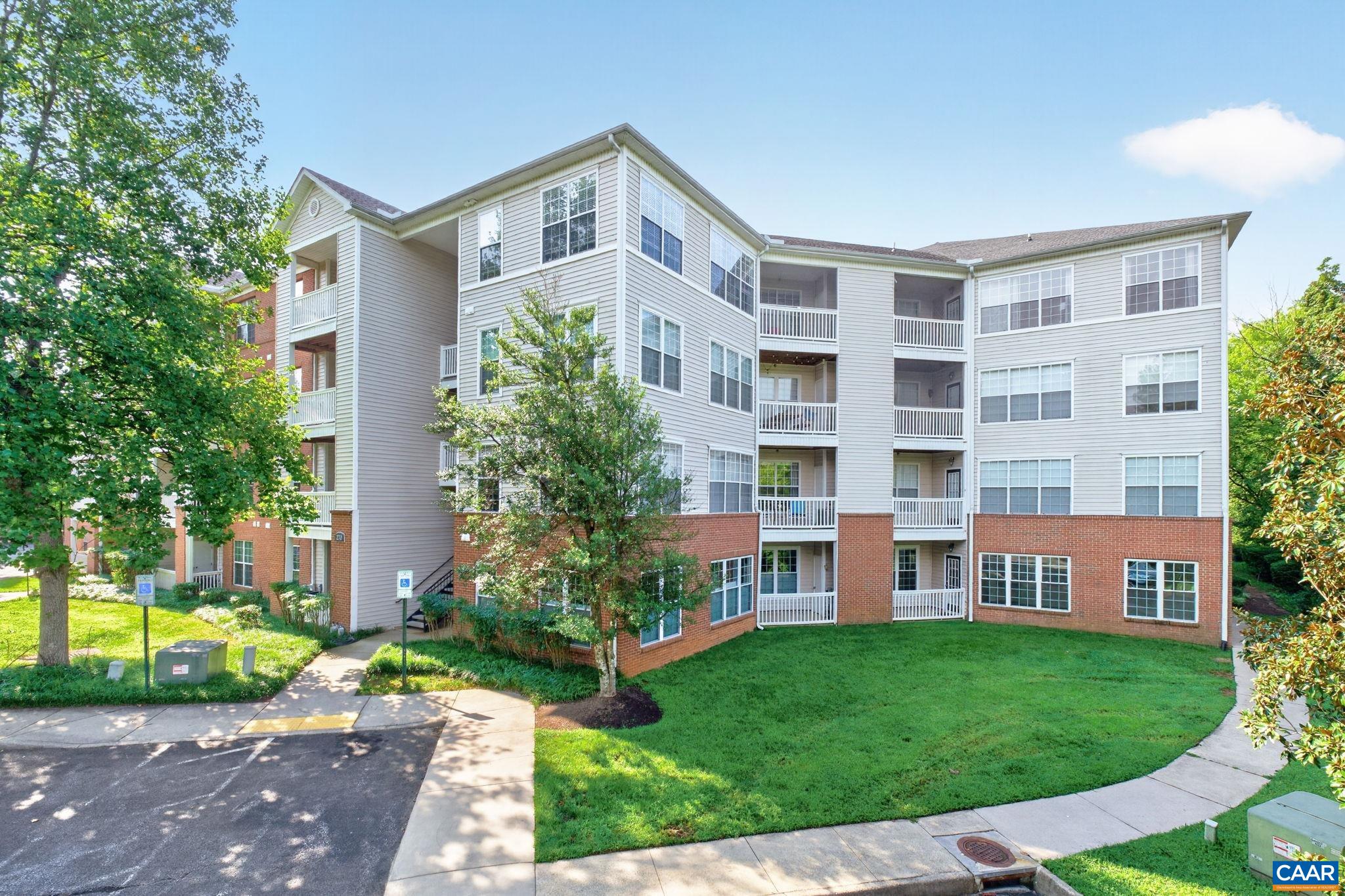 270 RIVERBEND DR, CHARLOTTESVILLE, Virginia 22911, 1 Bedroom Bedrooms, ,1 BathroomBathrooms,Residential,Riverbend One Bedroom,270 RIVERBEND DR,680667 MLS # 680667 270 RIVERBEND DR, CHARLOTTESVILLE, Virginia 22911, 1 Bedroom Bedrooms, ,1 BathroomBathrooms,Residential,Riverbend One Bedroom,270 RIVERBEND DR,680667 MLS # 680667