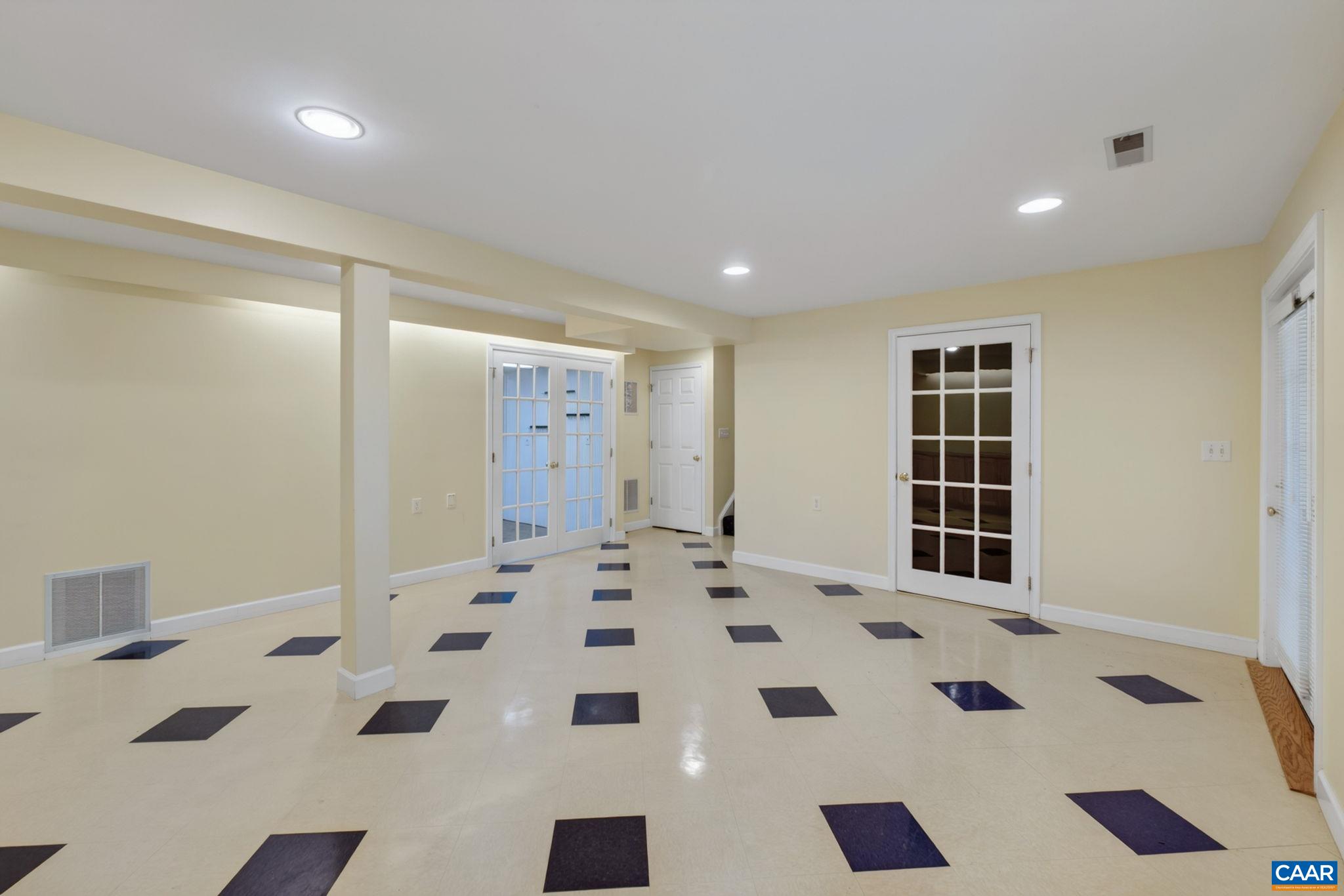 935 CHARTER OAKS DR, CHARLOTTESVILLE, Virginia 22901, 4 Bedrooms Bedrooms, ,3 BathroomsBathrooms,Residential,935 CHARTER OAKS DR,680672 MLS # 680672