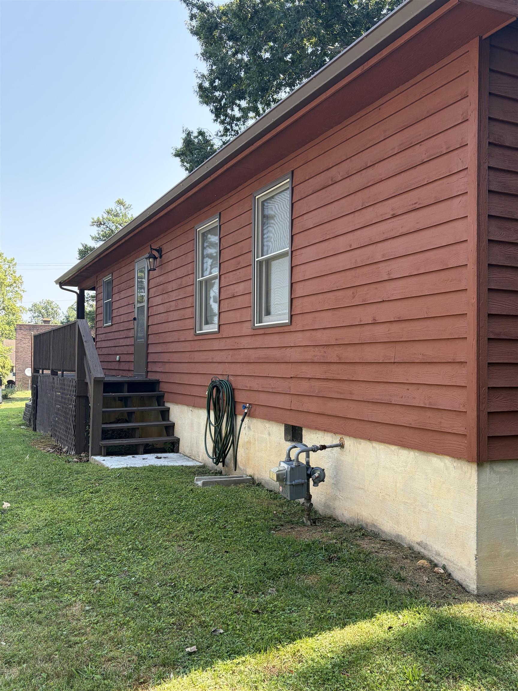 1112 RESERVOIR ST, WAYNESBORO, Virginia 22980, 3 Bedrooms Bedrooms, ,2 BathroomsBathrooms,Residential,1112 RESERVOIR ST,680674 MLS # 680674