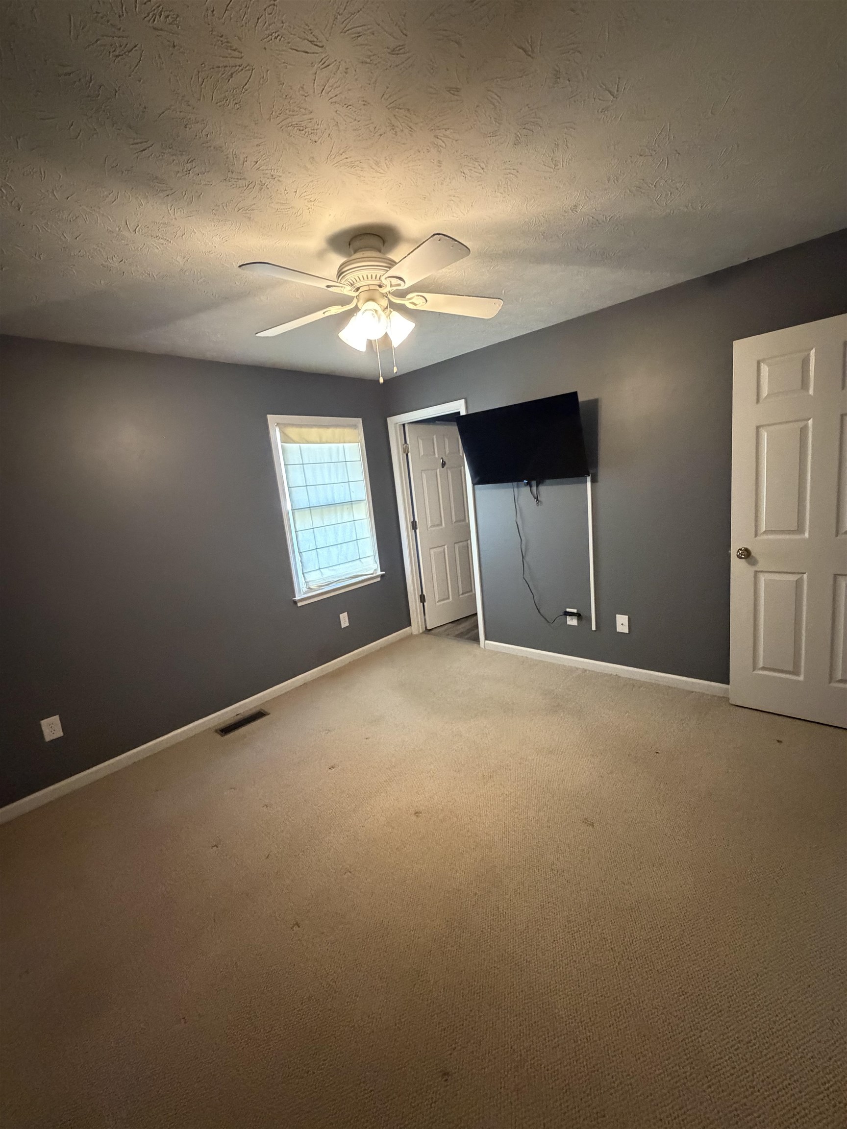 1112 RESERVOIR ST, WAYNESBORO, Virginia 22980, 3 Bedrooms Bedrooms, ,2 BathroomsBathrooms,Residential,1112 RESERVOIR ST,680674 MLS # 680674