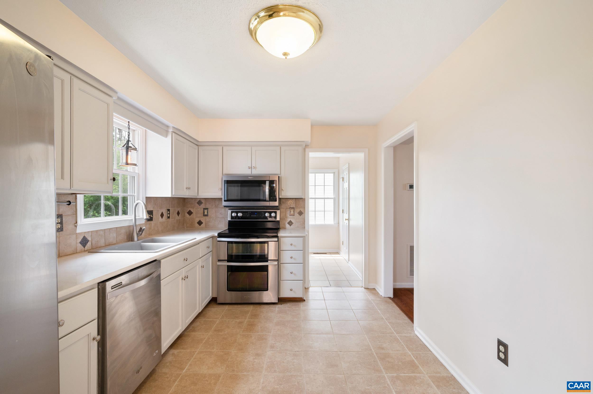 631 ESSEX DR, STAUNTON, Virginia 24401, 3 Bedrooms Bedrooms, ,2 BathroomsBathrooms,Residential,631 ESSEX DR,680676 MLS # 680676 631 ESSEX DR, STAUNTON, Virginia 24401, 3 Bedrooms Bedrooms, ,2 BathroomsBathrooms,Residential,631 ESSEX DR,680676 MLS # 680676