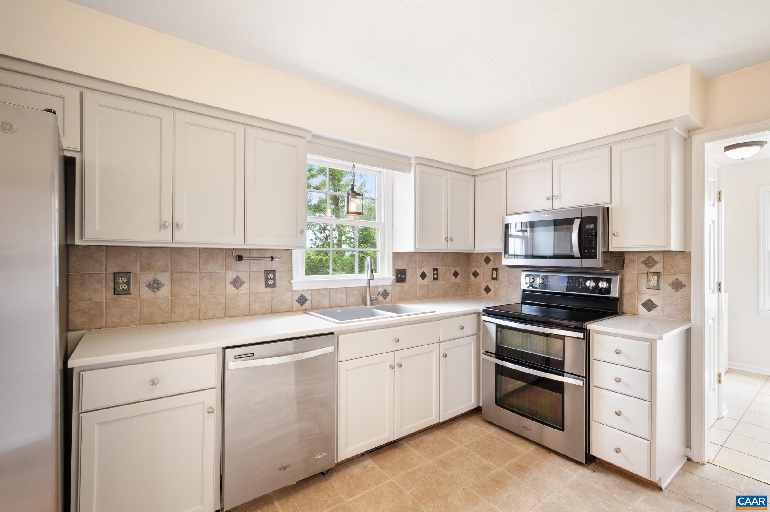631 ESSEX DR, STAUNTON, Virginia 24401, 3 Bedrooms Bedrooms, ,2 BathroomsBathrooms,Residential,631 ESSEX DR,680676 MLS # 680676 631 ESSEX DR, STAUNTON, Virginia 24401, 3 Bedrooms Bedrooms, ,2 BathroomsBathrooms,Residential,631 ESSEX DR,680676 MLS # 680676