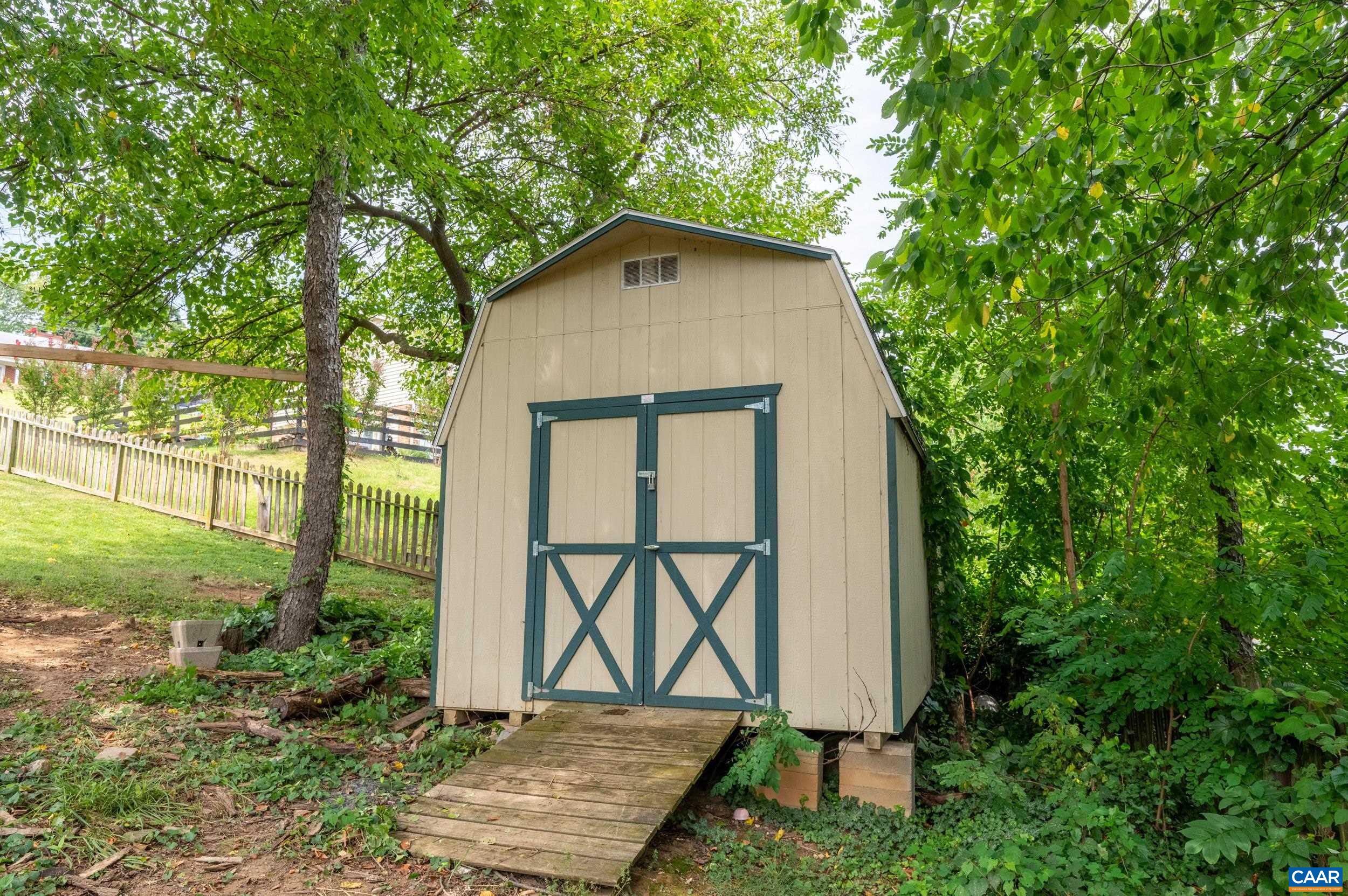 631 ESSEX DR, STAUNTON, Virginia 24401, 3 Bedrooms Bedrooms, ,2 BathroomsBathrooms,Residential,631 ESSEX DR,680676 MLS # 680676 631 ESSEX DR, STAUNTON, Virginia 24401, 3 Bedrooms Bedrooms, ,2 BathroomsBathrooms,Residential,631 ESSEX DR,680676 MLS # 680676