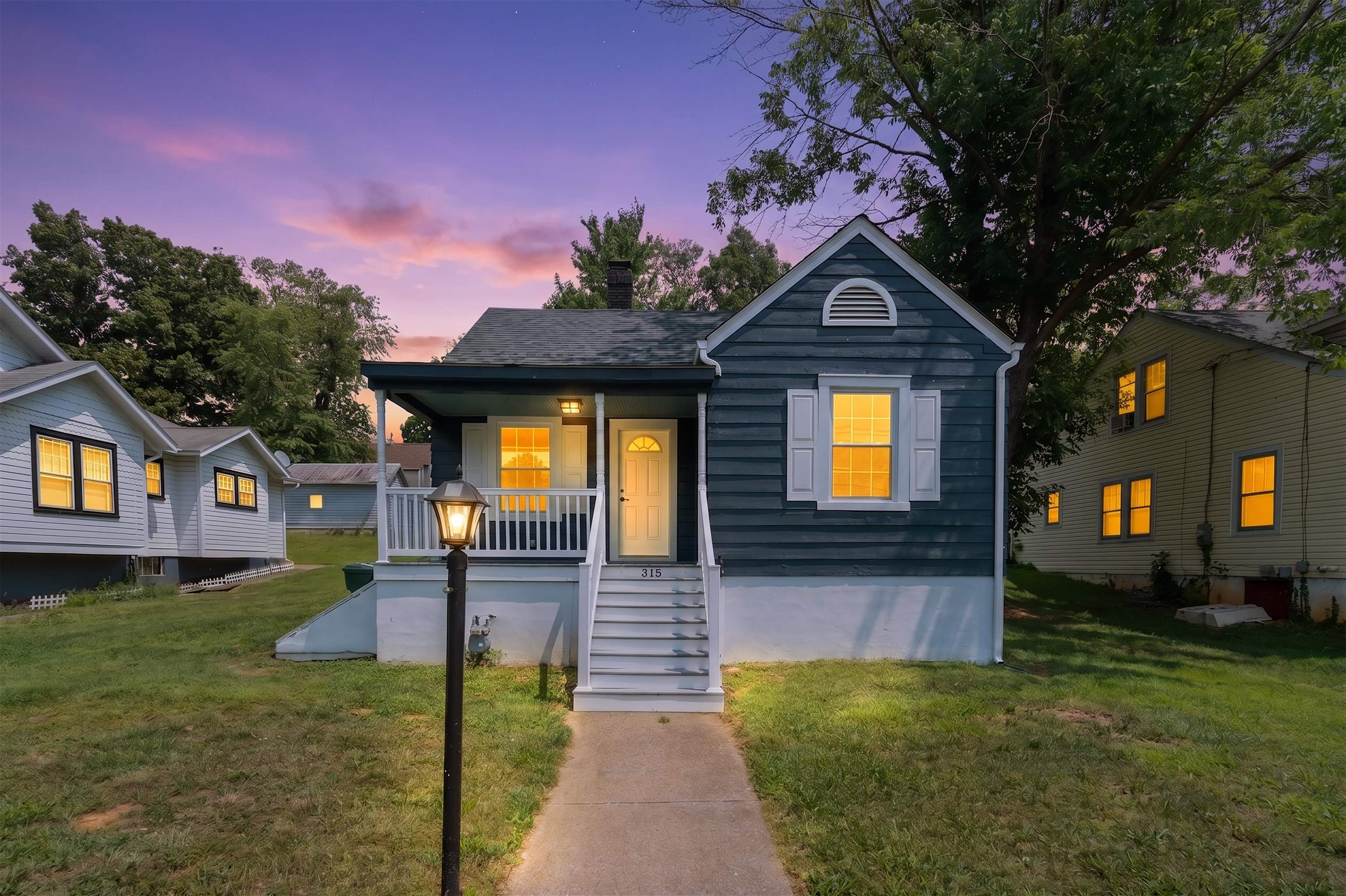 315 AUSTIN AVE, STAUNTON, Virginia 24401, 3 Bedrooms Bedrooms, ,1 BathroomBathrooms,Residential,315 AUSTIN AVE,680680 MLS # 680680 315 AUSTIN AVE, STAUNTON, Virginia 24401, 3 Bedrooms Bedrooms, ,1 BathroomBathrooms,Residential,315 AUSTIN AVE,680680 MLS # 680680