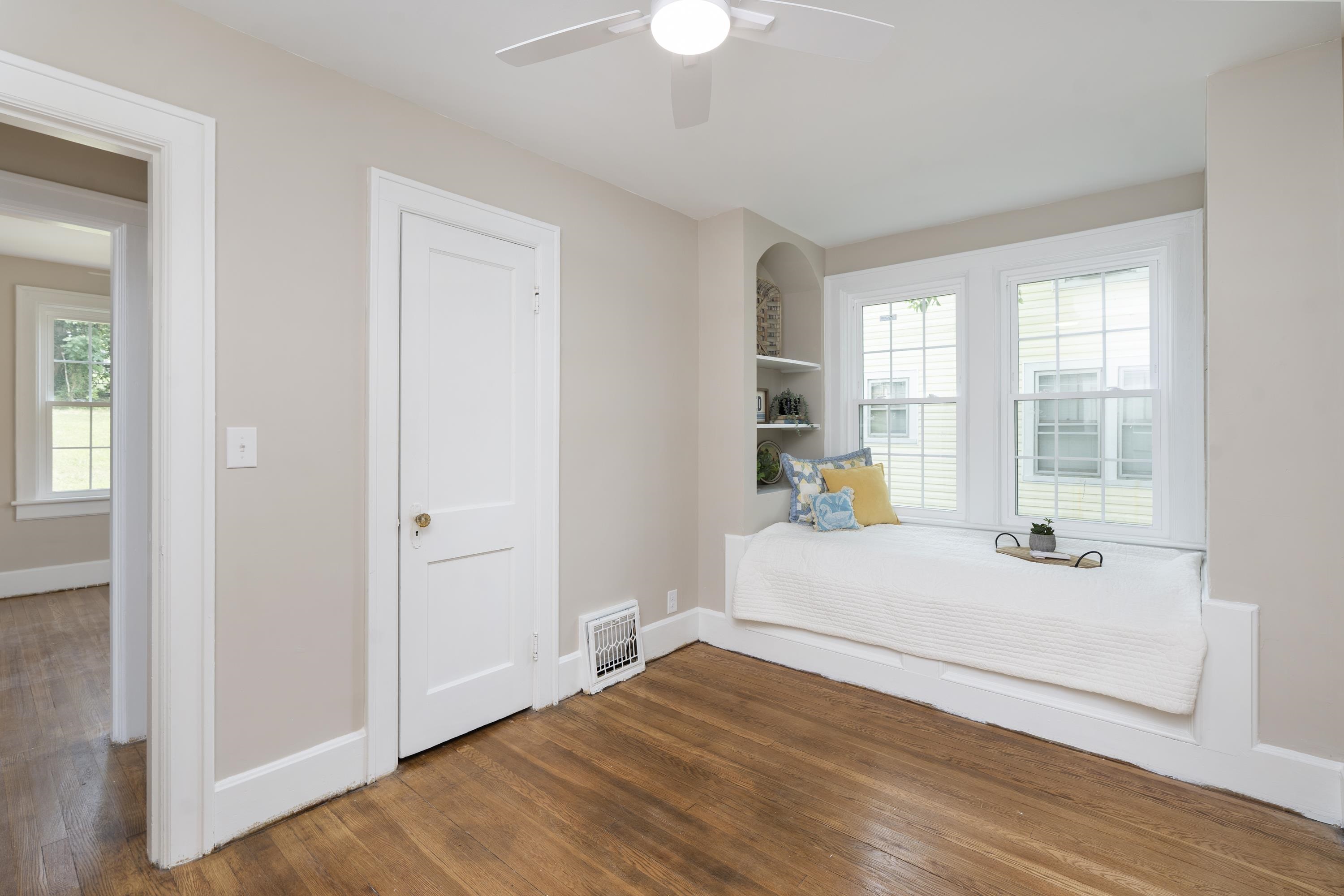 315 AUSTIN AVE, STAUNTON, Virginia 24401, 3 Bedrooms Bedrooms, ,1 BathroomBathrooms,Residential,315 AUSTIN AVE,680680 MLS # 680680 315 AUSTIN AVE, STAUNTON, Virginia 24401, 3 Bedrooms Bedrooms, ,1 BathroomBathrooms,Residential,315 AUSTIN AVE,680680 MLS # 680680