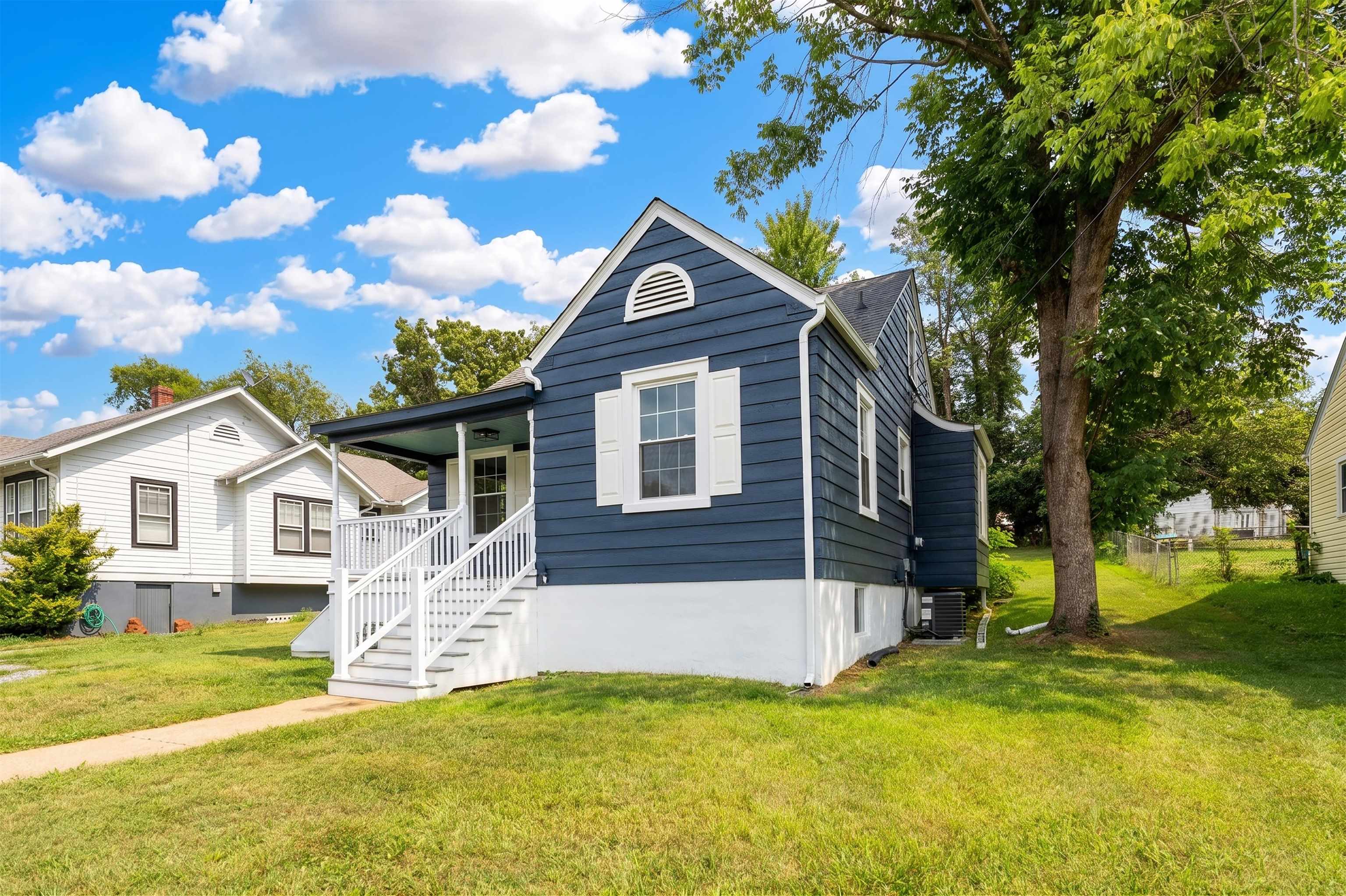 315 AUSTIN AVE, STAUNTON, Virginia 24401, 3 Bedrooms Bedrooms, ,1 BathroomBathrooms,Residential,315 AUSTIN AVE,680680 MLS # 680680 315 AUSTIN AVE, STAUNTON, Virginia 24401, 3 Bedrooms Bedrooms, ,1 BathroomBathrooms,Residential,315 AUSTIN AVE,680680 MLS # 680680