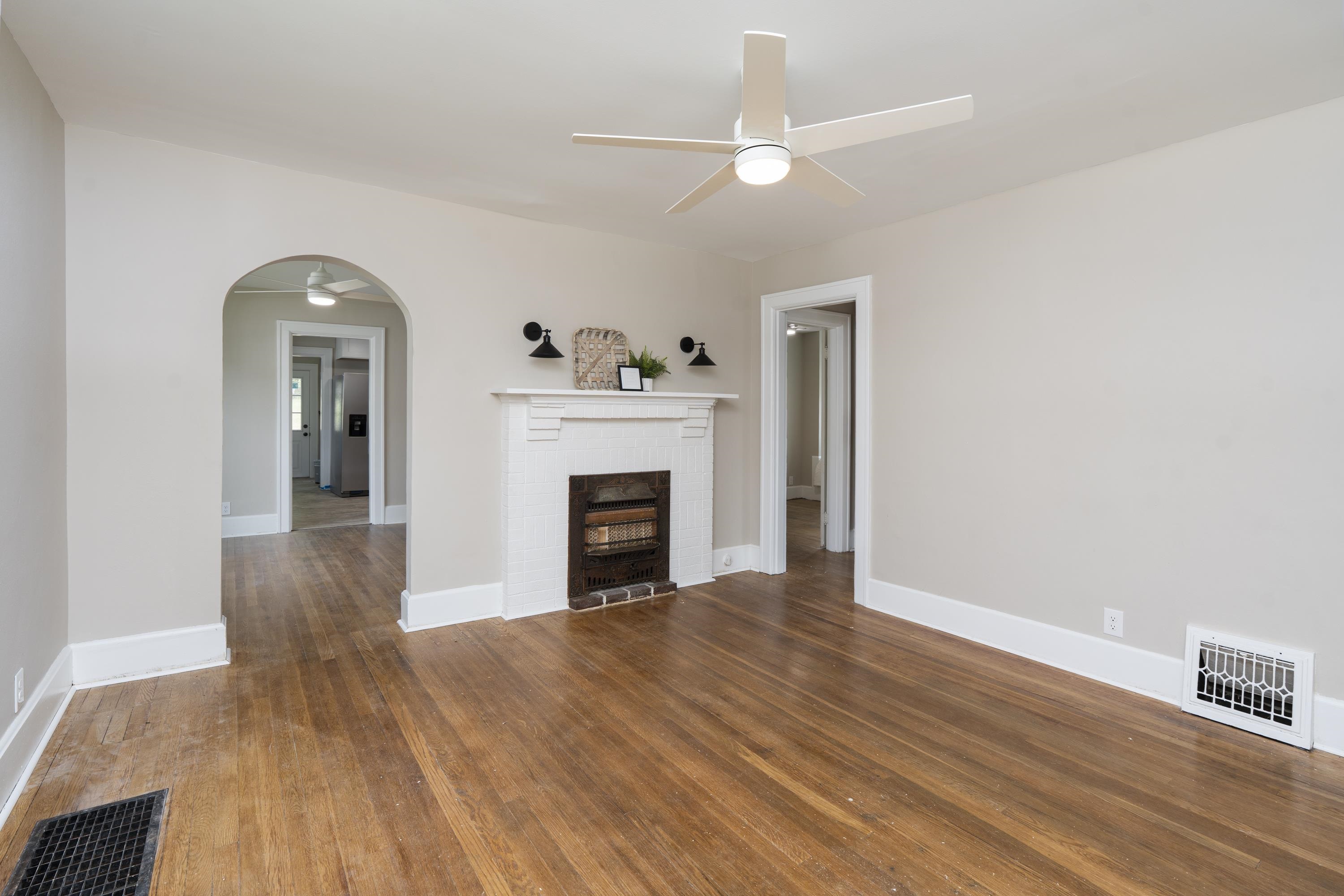 315 AUSTIN AVE, STAUNTON, Virginia 24401, 3 Bedrooms Bedrooms, ,1 BathroomBathrooms,Residential,315 AUSTIN AVE,680680 MLS # 680680 315 AUSTIN AVE, STAUNTON, Virginia 24401, 3 Bedrooms Bedrooms, ,1 BathroomBathrooms,Residential,315 AUSTIN AVE,680680 MLS # 680680