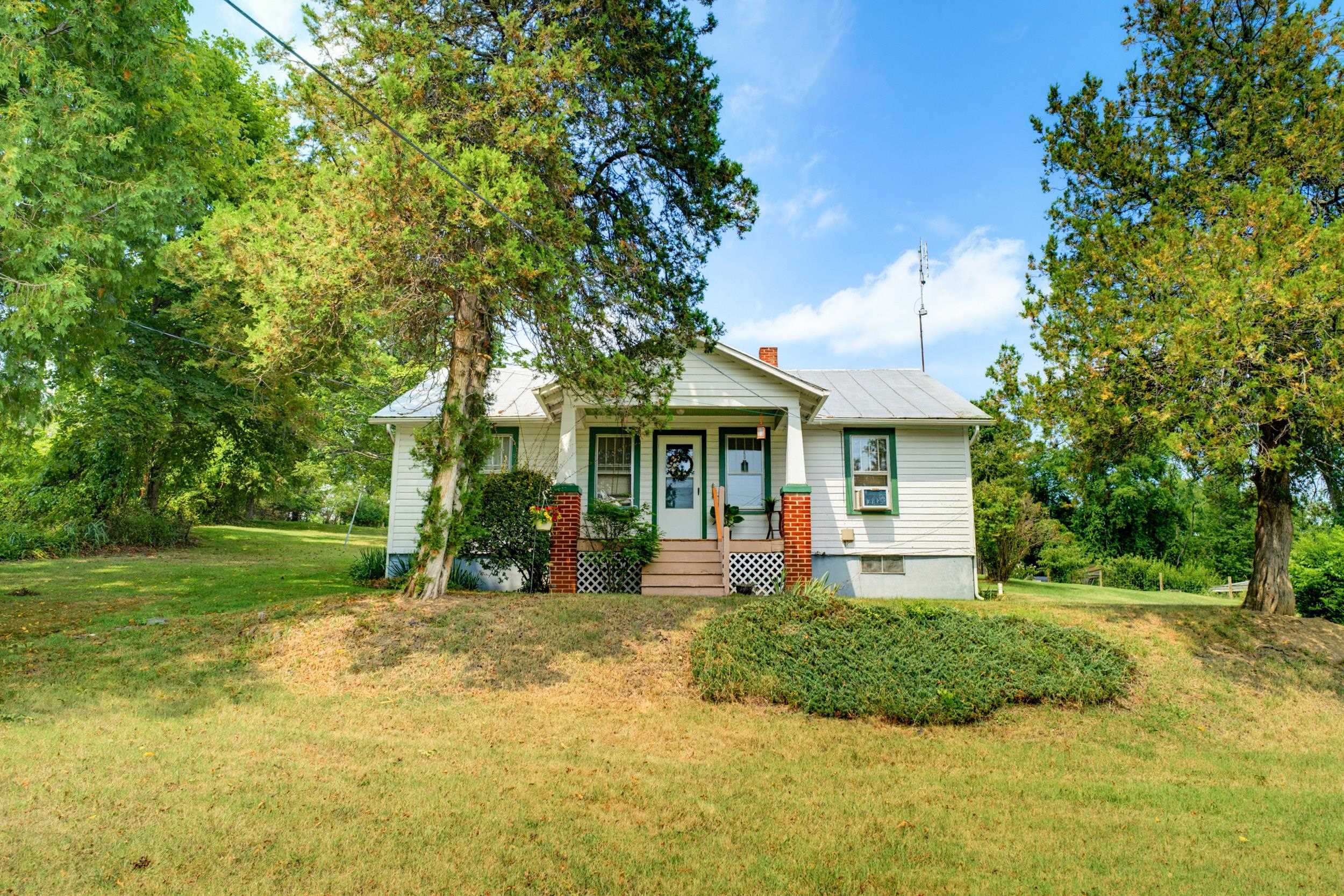 17 COUNTRY BOY LN, STAUNTON, Virginia 24401, 3 Bedrooms Bedrooms, ,1 BathroomBathrooms,Residential,17 COUNTRY BOY LN,680685 MLS # 680685