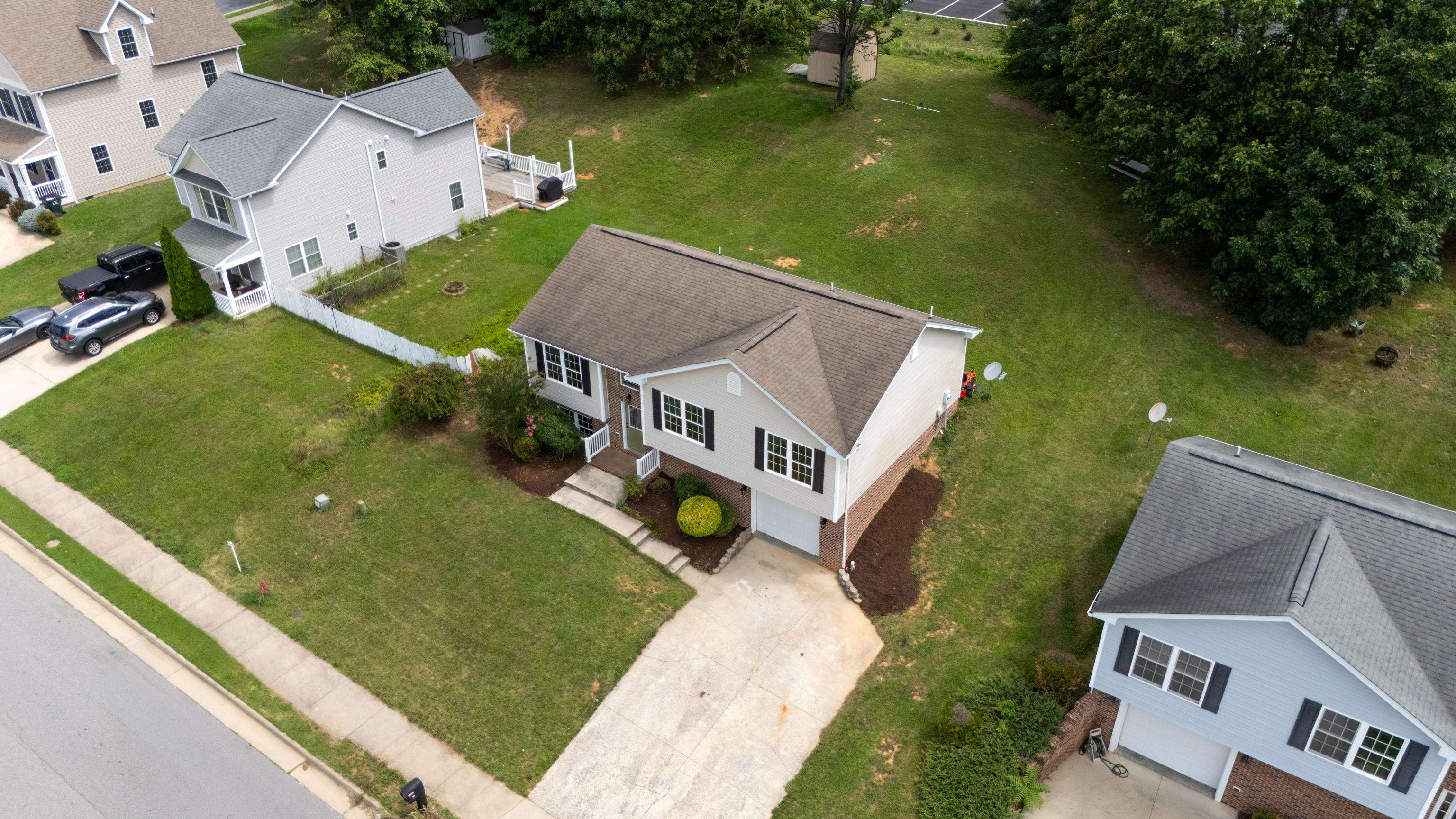 91 LOFTY CIR, STUARTS DRAFT, Virginia 24477, 5 Bedrooms Bedrooms, ,3 BathroomsBathrooms,Residential,91 LOFTY CIR,680691 MLS # 680691