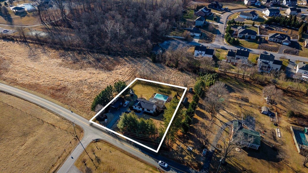 4634 SHEN LAKE DR, ROCKINGHAM, Virginia 22801, 5 Bedrooms Bedrooms, ,3 BathroomsBathrooms,Residential,4634 SHEN LAKE DR,672999 MLS # 672999 4634 SHEN LAKE DR, ROCKINGHAM, Virginia 22801, 5 Bedrooms Bedrooms, ,3 BathroomsBathrooms,Residential,4634 SHEN LAKE DR,672999 MLS # 672999