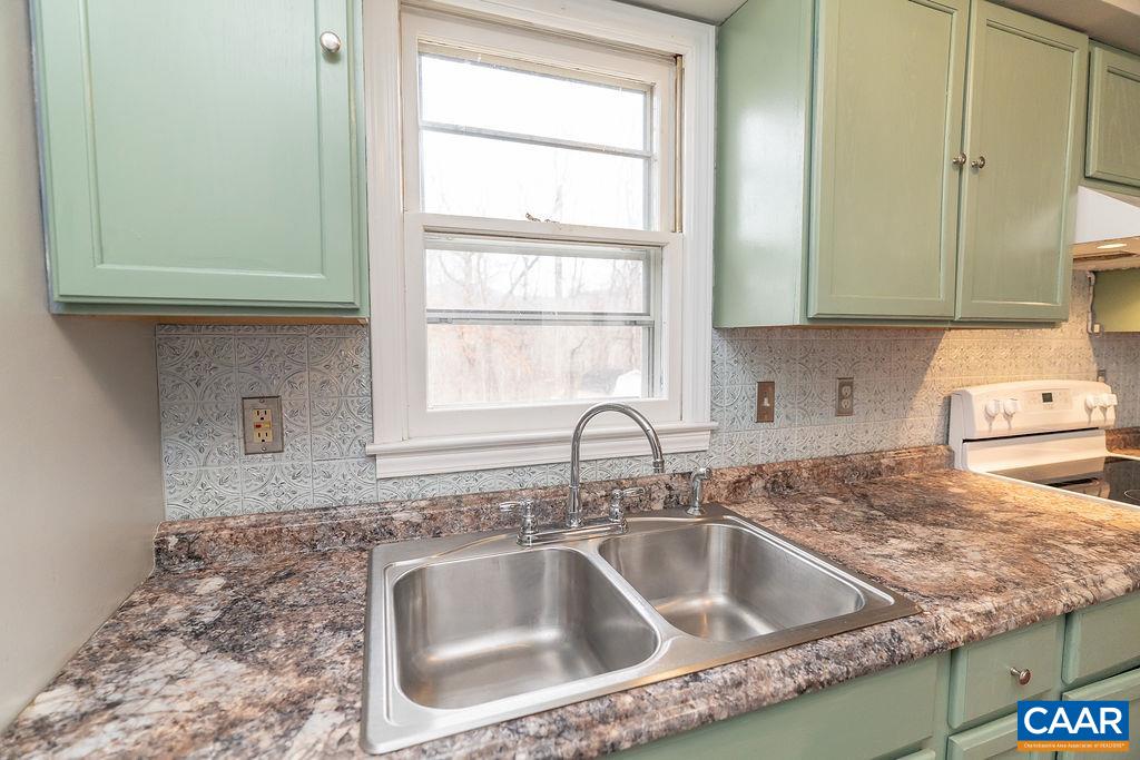 112 PINES LN, SHIPMAN, Virginia 22971, 3 Bedrooms Bedrooms, ,1 BathroomBathrooms,Residential,112 PINES LN,679668 MLS # 679668 112 PINES LN, SHIPMAN, Virginia 22971, 3 Bedrooms Bedrooms, ,1 BathroomBathrooms,Residential,112 PINES LN,679668 MLS # 679668