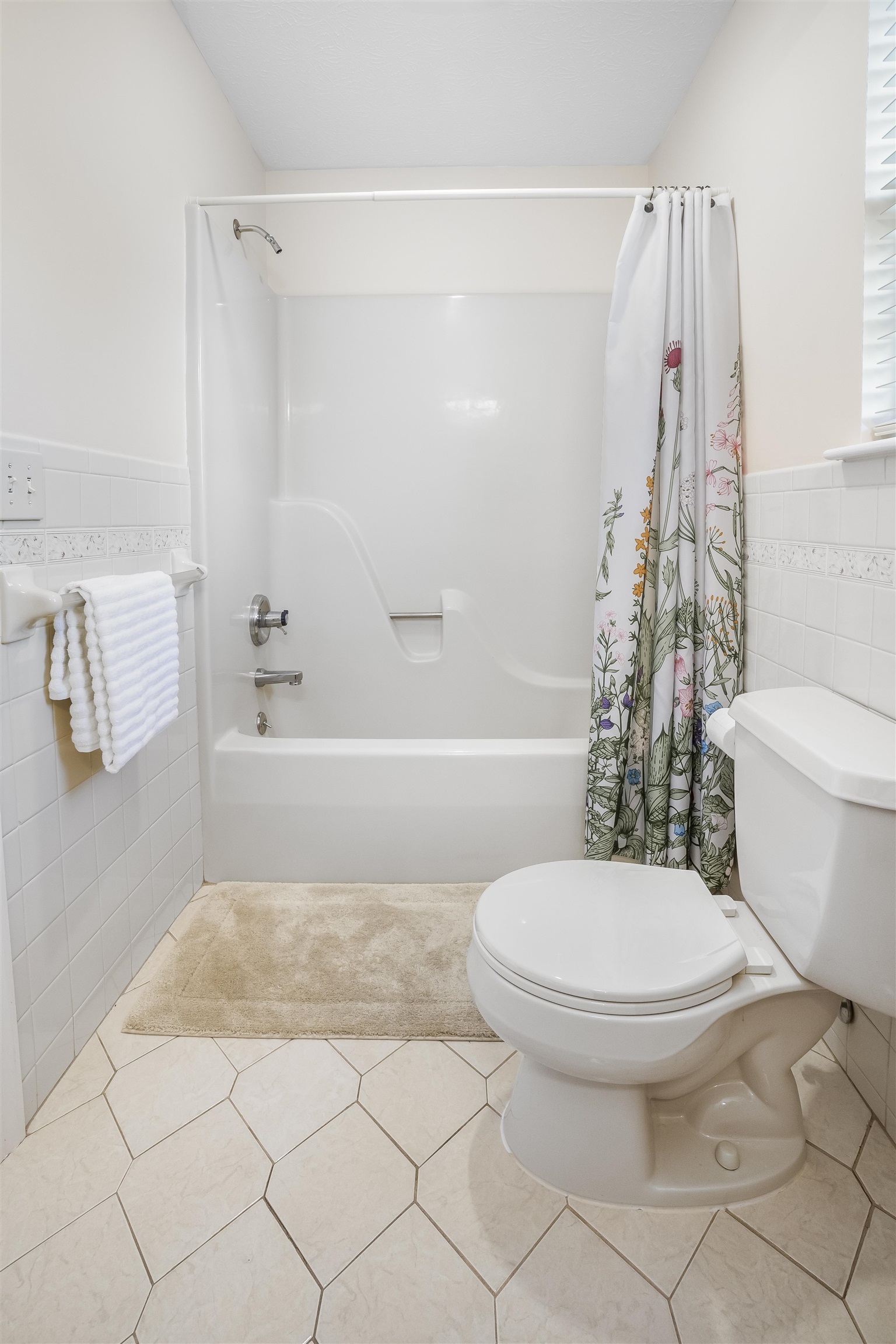 105 AMBER LN, BRIDGEWATER, Virginia 22812, 4 Bedrooms Bedrooms, ,3 BathroomsBathrooms,Residential,105 AMBER LN,680541 MLS # 680541