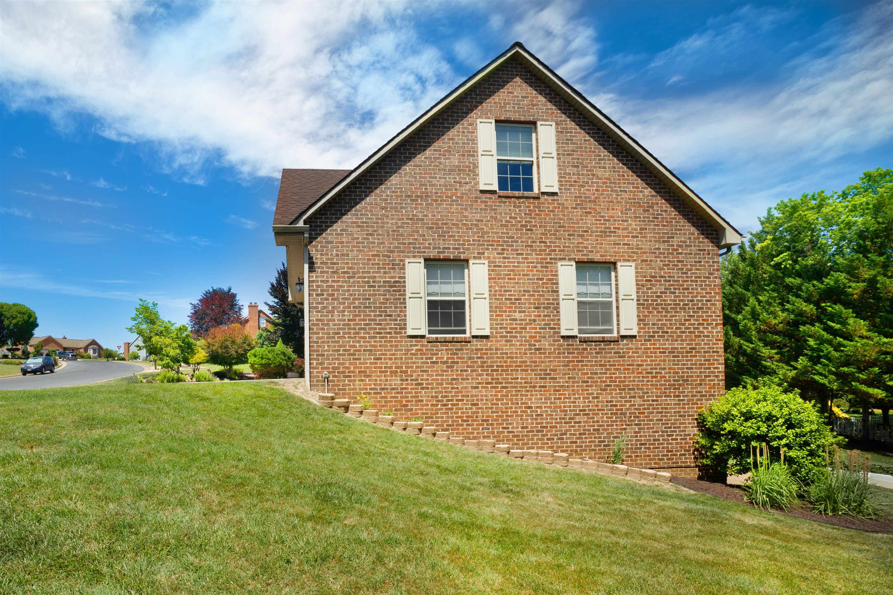 105 AMBER LN, BRIDGEWATER, Virginia 22812, 4 Bedrooms Bedrooms, ,3 BathroomsBathrooms,Residential,105 AMBER LN,680541 MLS # 680541