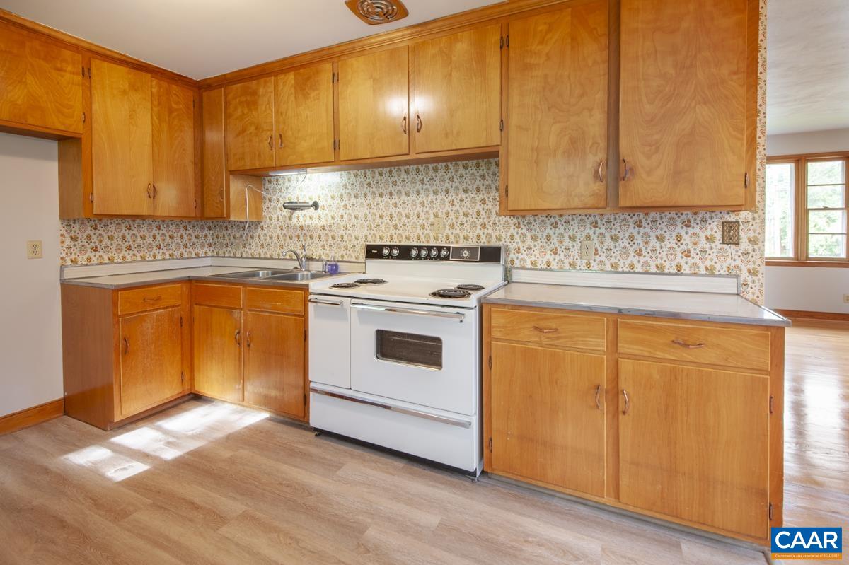 331 CAMELLIA DR, CHARLOTTESVILLE, Virginia 22903, 3 Bedrooms Bedrooms, ,1 BathroomBathrooms,Residential,331 CAMELLIA DR,680629 MLS # 680629 331 CAMELLIA DR, CHARLOTTESVILLE, Virginia 22903, 3 Bedrooms Bedrooms, ,1 BathroomBathrooms,Residential,331 CAMELLIA DR,680629 MLS # 680629