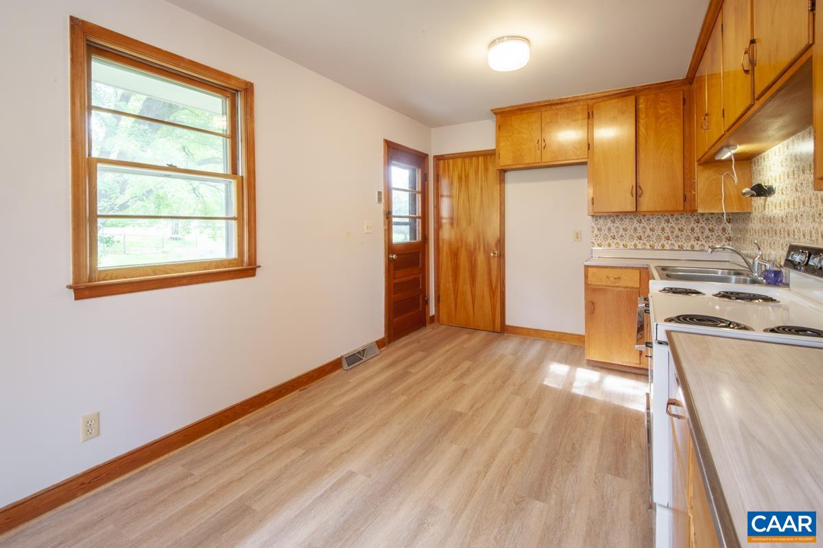 331 CAMELLIA DR, CHARLOTTESVILLE, Virginia 22903, 3 Bedrooms Bedrooms, ,1 BathroomBathrooms,Residential,331 CAMELLIA DR,680629 MLS # 680629 331 CAMELLIA DR, CHARLOTTESVILLE, Virginia 22903, 3 Bedrooms Bedrooms, ,1 BathroomBathrooms,Residential,331 CAMELLIA DR,680629 MLS # 680629