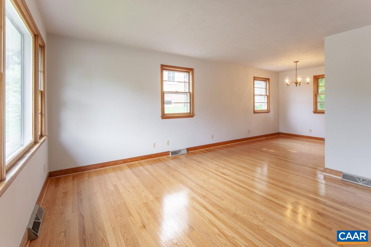 331 CAMELLIA DR, CHARLOTTESVILLE, Virginia 22903, 3 Bedrooms Bedrooms, ,1 BathroomBathrooms,Residential,331 CAMELLIA DR,680629 MLS # 680629 331 CAMELLIA DR, CHARLOTTESVILLE, Virginia 22903, 3 Bedrooms Bedrooms, ,1 BathroomBathrooms,Residential,331 CAMELLIA DR,680629 MLS # 680629