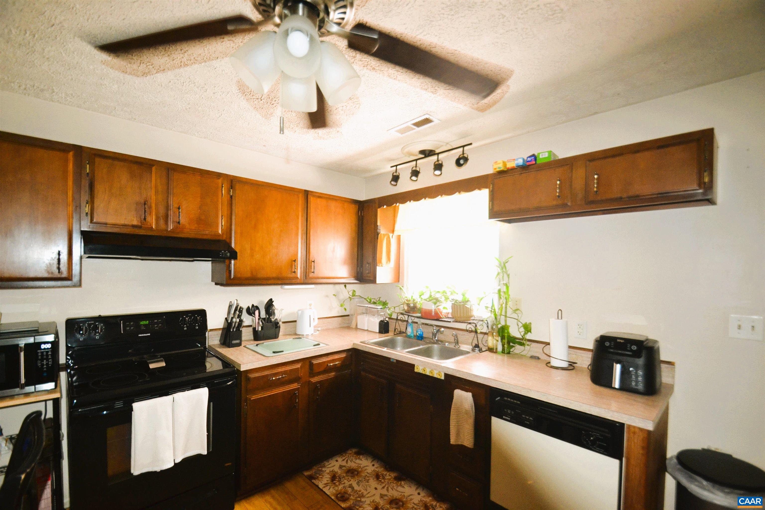 364 WHITETHORN CT, RUCKERSVILLE, Virginia 22968, 3 Bedrooms Bedrooms, ,1 BathroomBathrooms,Residential,364 WHITETHORN CT,680697 MLS # 680697 364 WHITETHORN CT, RUCKERSVILLE, Virginia 22968, 3 Bedrooms Bedrooms, ,1 BathroomBathrooms,Residential,364 WHITETHORN CT,680697 MLS # 680697