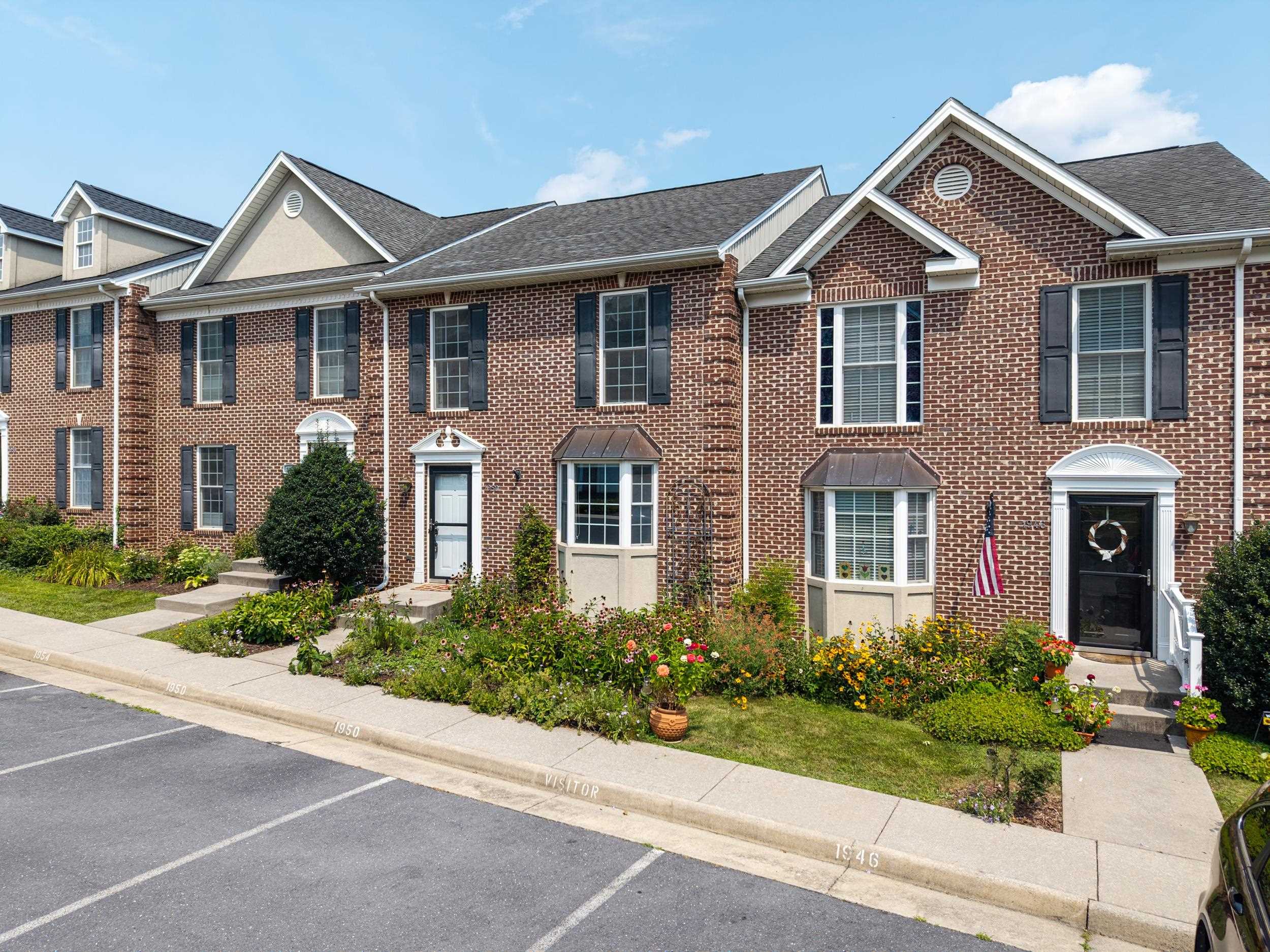 1950 BUTTONWOOD CT, HARRISONBURG, Virginia 22802, 3 Bedrooms Bedrooms, ,3 BathroomsBathrooms,Residential,1950 BUTTONWOOD CT,680698 MLS # 680698 1950 BUTTONWOOD CT, HARRISONBURG, Virginia 22802, 3 Bedrooms Bedrooms, ,3 BathroomsBathrooms,Residential,1950 BUTTONWOOD CT,680698 MLS # 680698