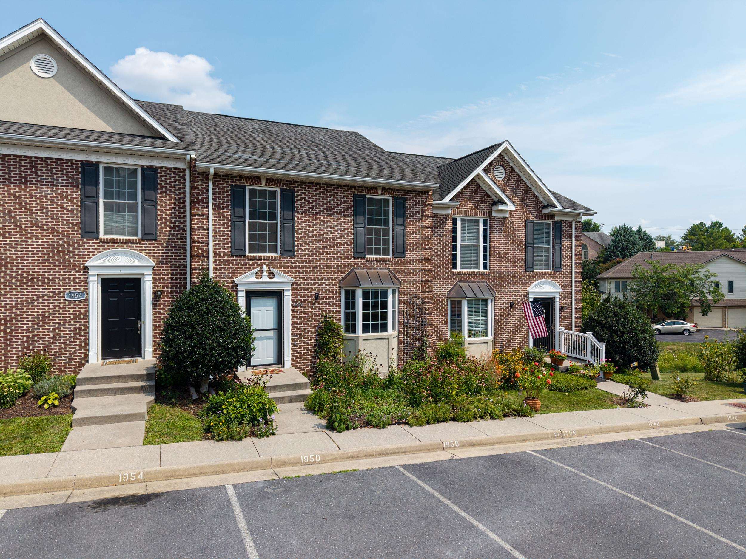 1950 BUTTONWOOD CT, HARRISONBURG, Virginia 22802, 3 Bedrooms Bedrooms, ,3 BathroomsBathrooms,Residential,1950 BUTTONWOOD CT,680698 MLS # 680698 1950 BUTTONWOOD CT, HARRISONBURG, Virginia 22802, 3 Bedrooms Bedrooms, ,3 BathroomsBathrooms,Residential,1950 BUTTONWOOD CT,680698 MLS # 680698