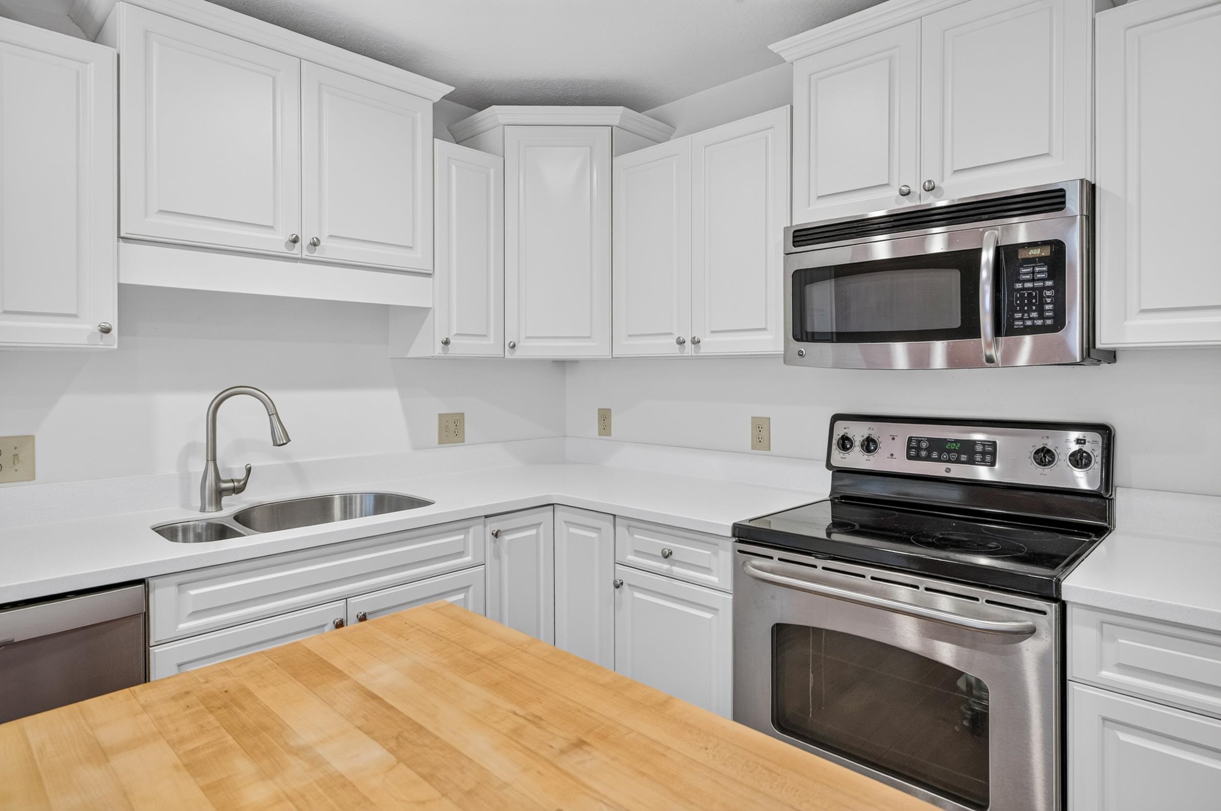 1950 BUTTONWOOD CT, HARRISONBURG, Virginia 22802, 3 Bedrooms Bedrooms, ,3 BathroomsBathrooms,Residential,1950 BUTTONWOOD CT,680698 MLS # 680698 1950 BUTTONWOOD CT, HARRISONBURG, Virginia 22802, 3 Bedrooms Bedrooms, ,3 BathroomsBathrooms,Residential,1950 BUTTONWOOD CT,680698 MLS # 680698