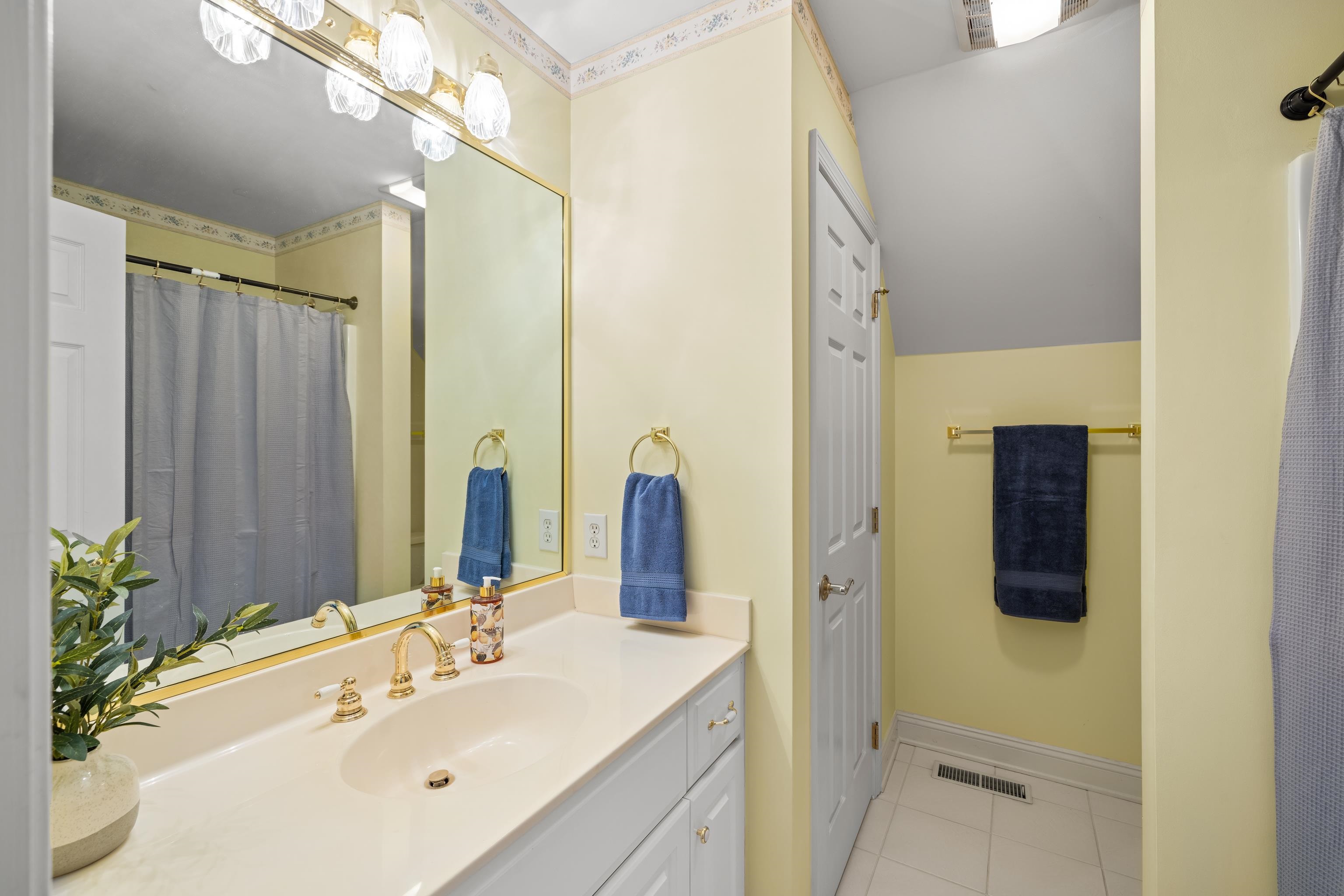 737 GOVERNORS WAY, WAYNESBORO, Virginia 22980, 4 Bedrooms Bedrooms, ,3 BathroomsBathrooms,Residential,737 GOVERNORS WAY,680704 MLS # 680704 737 GOVERNORS WAY, WAYNESBORO, Virginia 22980, 4 Bedrooms Bedrooms, ,3 BathroomsBathrooms,Residential,737 GOVERNORS WAY,680704 MLS # 680704