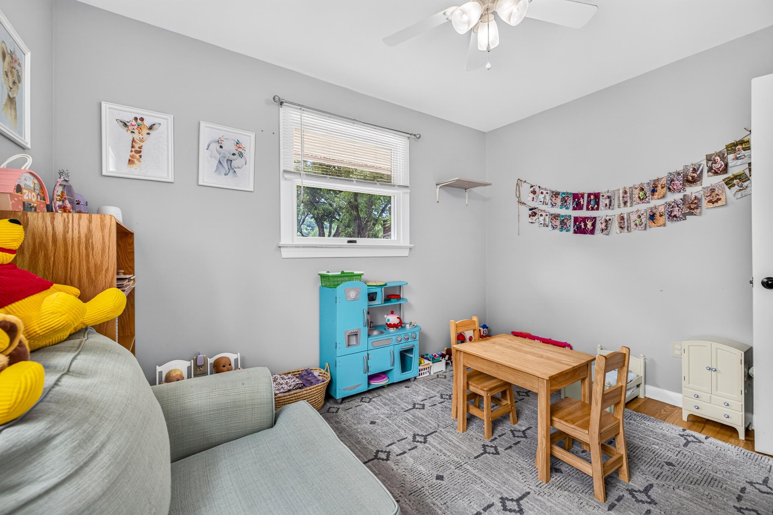 609 W BANK ST, BRIDGEWATER, Virginia 22812, 3 Bedrooms Bedrooms, ,1 BathroomBathrooms,Residential,609 W BANK ST,680707 MLS # 680707