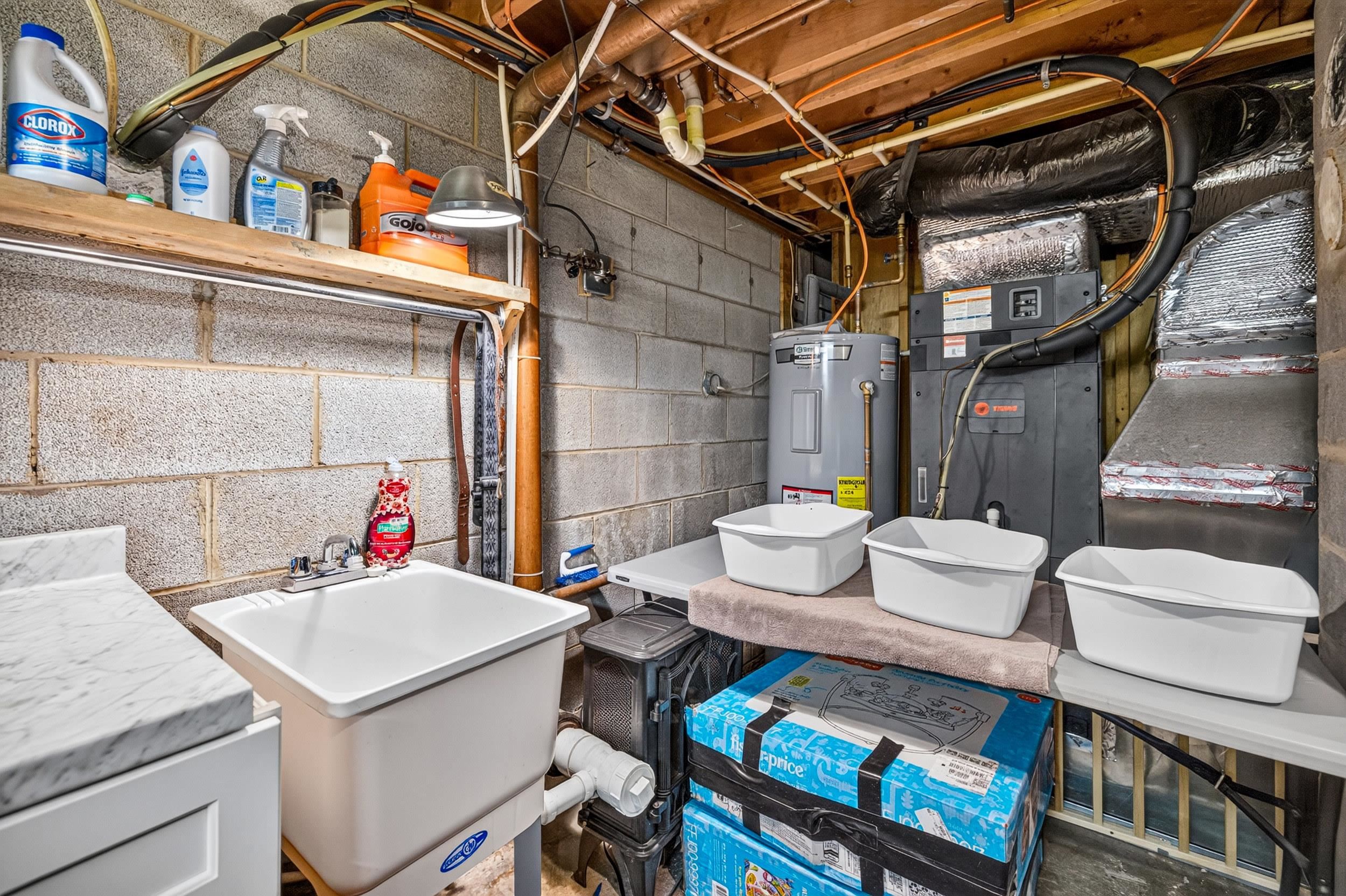609 W BANK ST, BRIDGEWATER, Virginia 22812, 3 Bedrooms Bedrooms, ,1 BathroomBathrooms,Residential,609 W BANK ST,680707 MLS # 680707