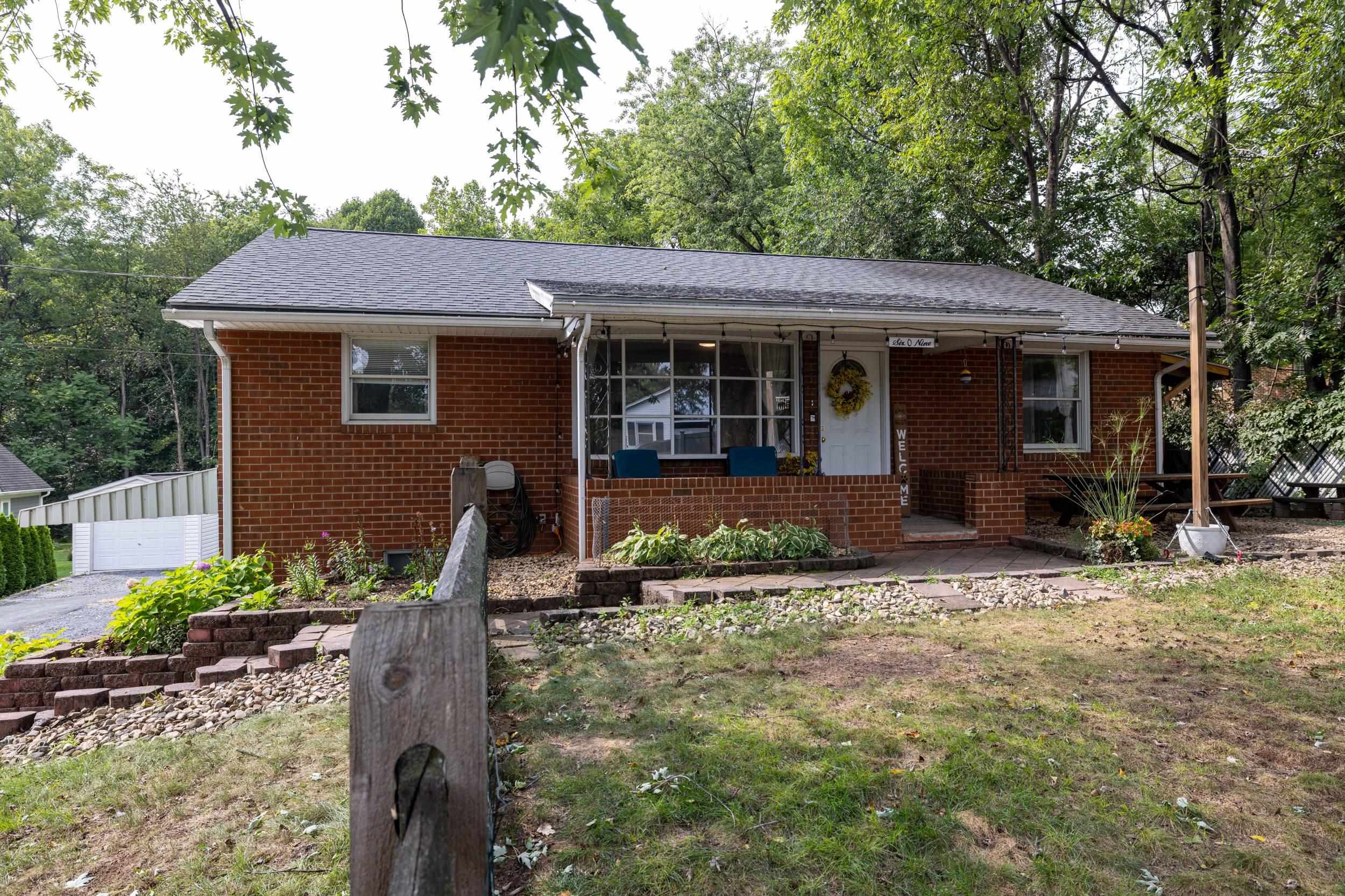 609 W BANK ST, BRIDGEWATER, Virginia 22812, 3 Bedrooms Bedrooms, ,1 BathroomBathrooms,Residential,609 W BANK ST,680707 MLS # 680707