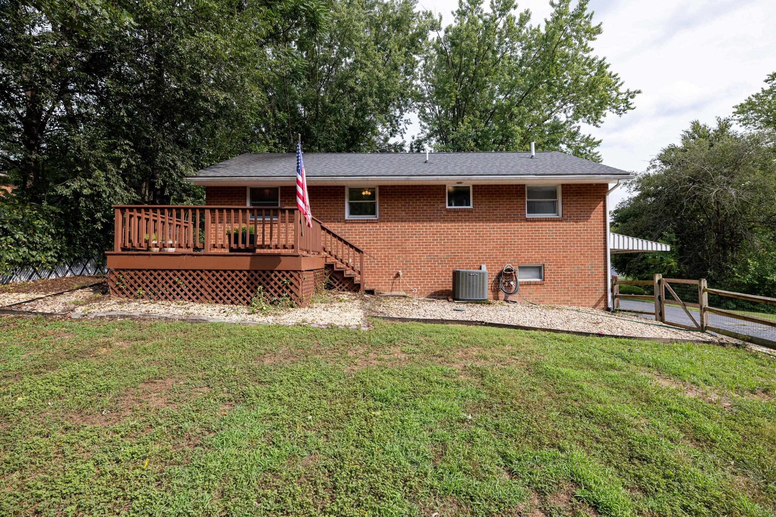 609 W BANK ST, BRIDGEWATER, Virginia 22812, 3 Bedrooms Bedrooms, ,1 BathroomBathrooms,Residential,609 W BANK ST,680707 MLS # 680707