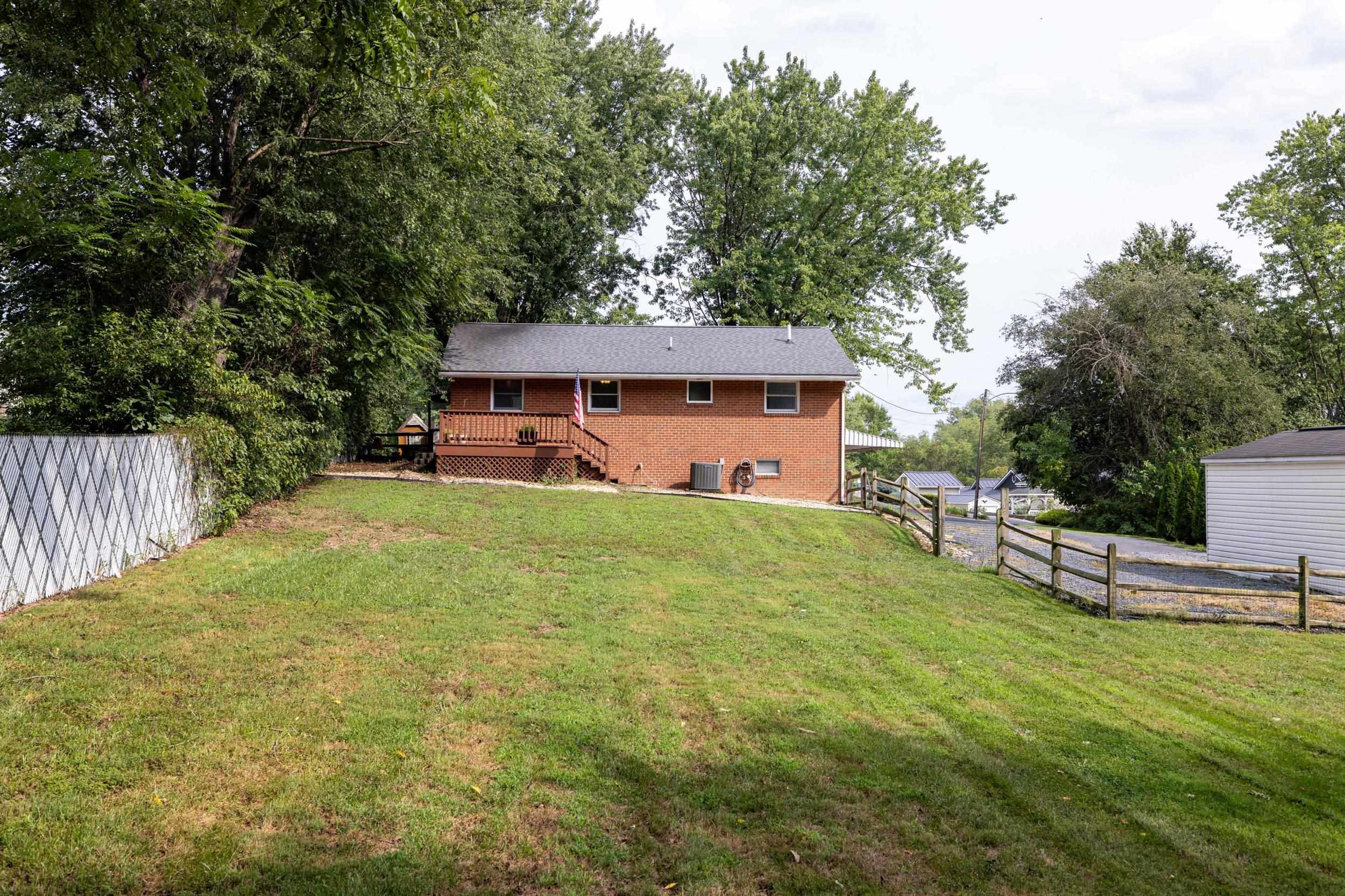 609 W BANK ST, BRIDGEWATER, Virginia 22812, 3 Bedrooms Bedrooms, ,1 BathroomBathrooms,Residential,609 W BANK ST,680707 MLS # 680707