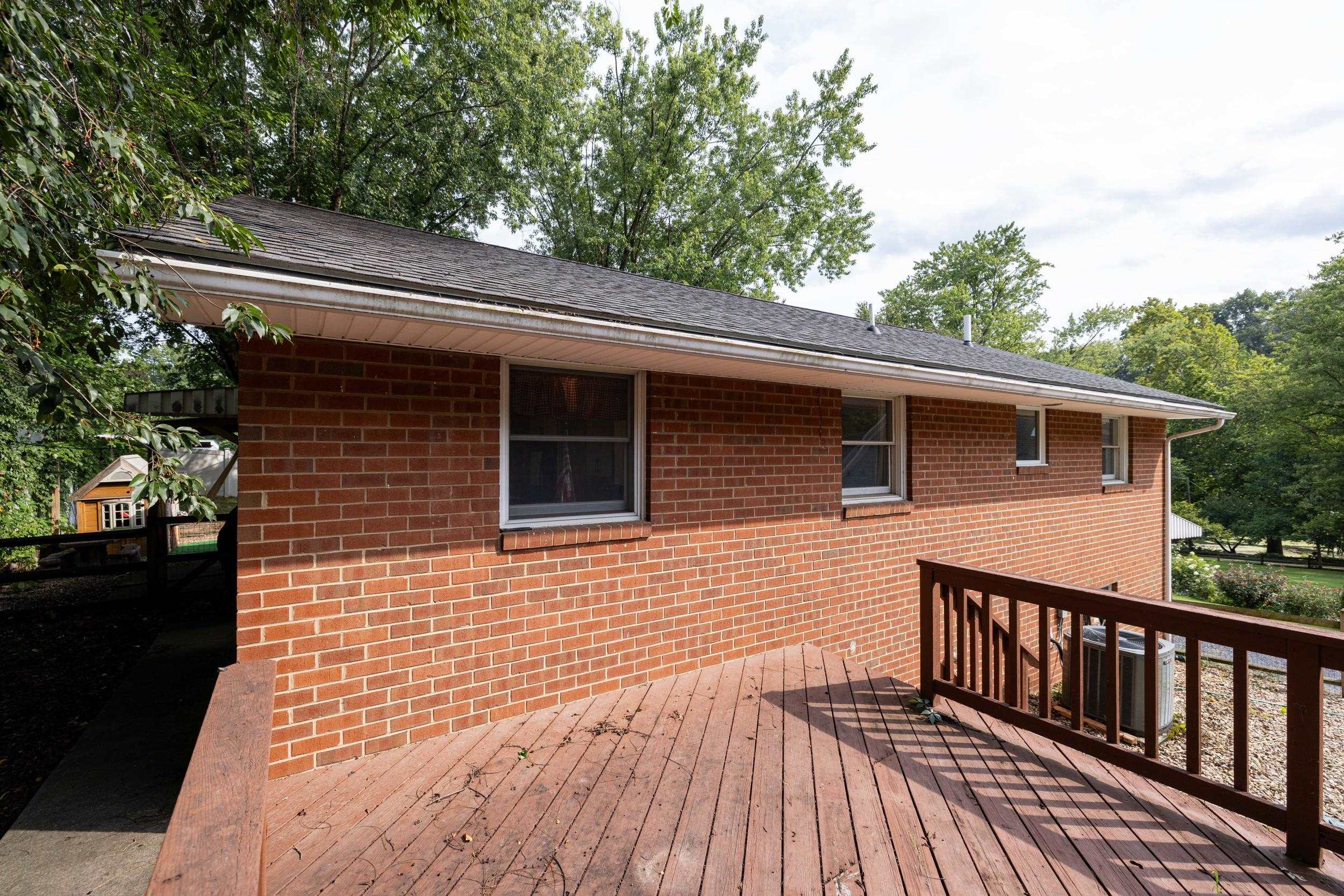 609 W BANK ST, BRIDGEWATER, Virginia 22812, 3 Bedrooms Bedrooms, ,1 BathroomBathrooms,Residential,609 W BANK ST,680707 MLS # 680707