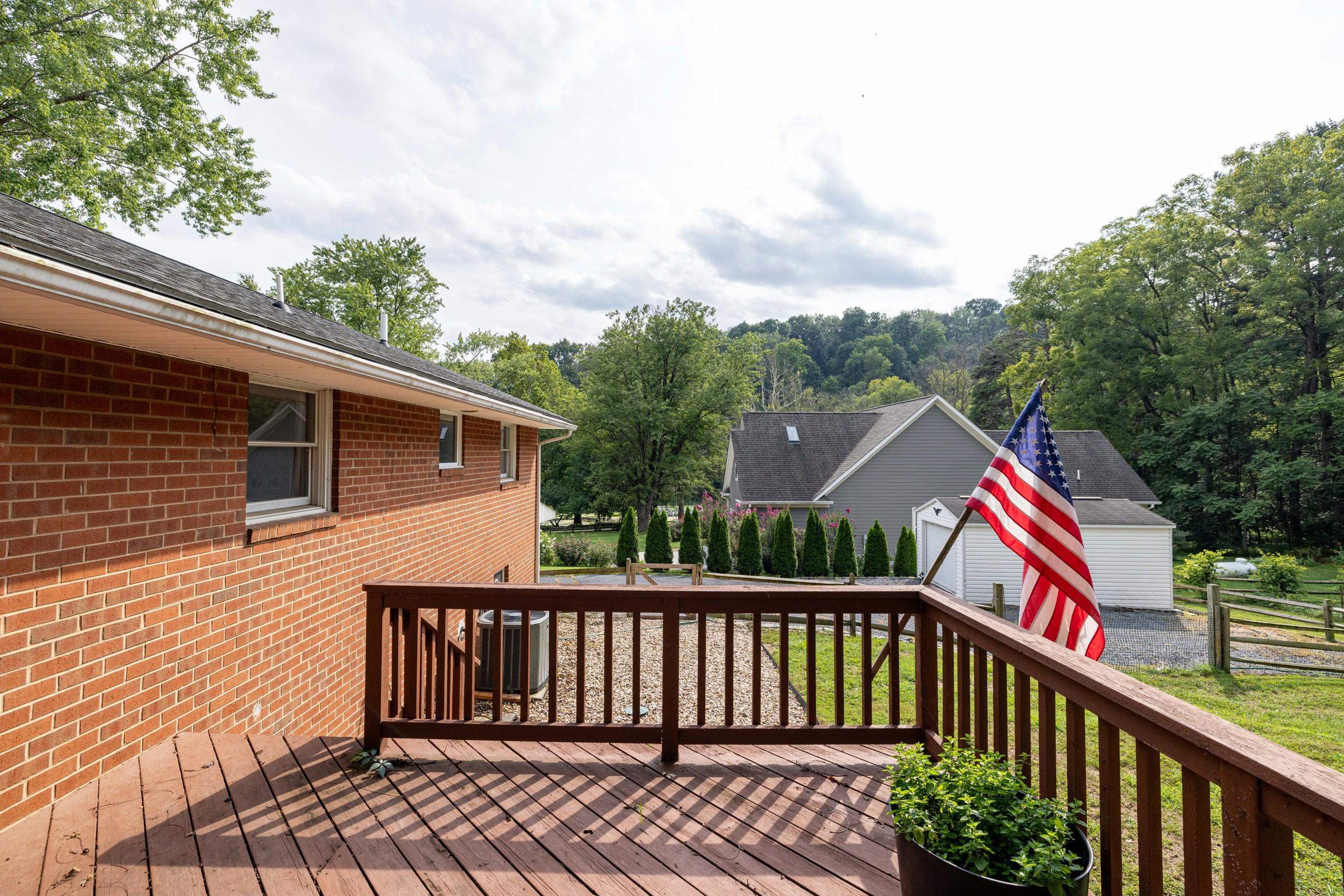 609 W BANK ST, BRIDGEWATER, Virginia 22812, 3 Bedrooms Bedrooms, ,1 BathroomBathrooms,Residential,609 W BANK ST,680707 MLS # 680707