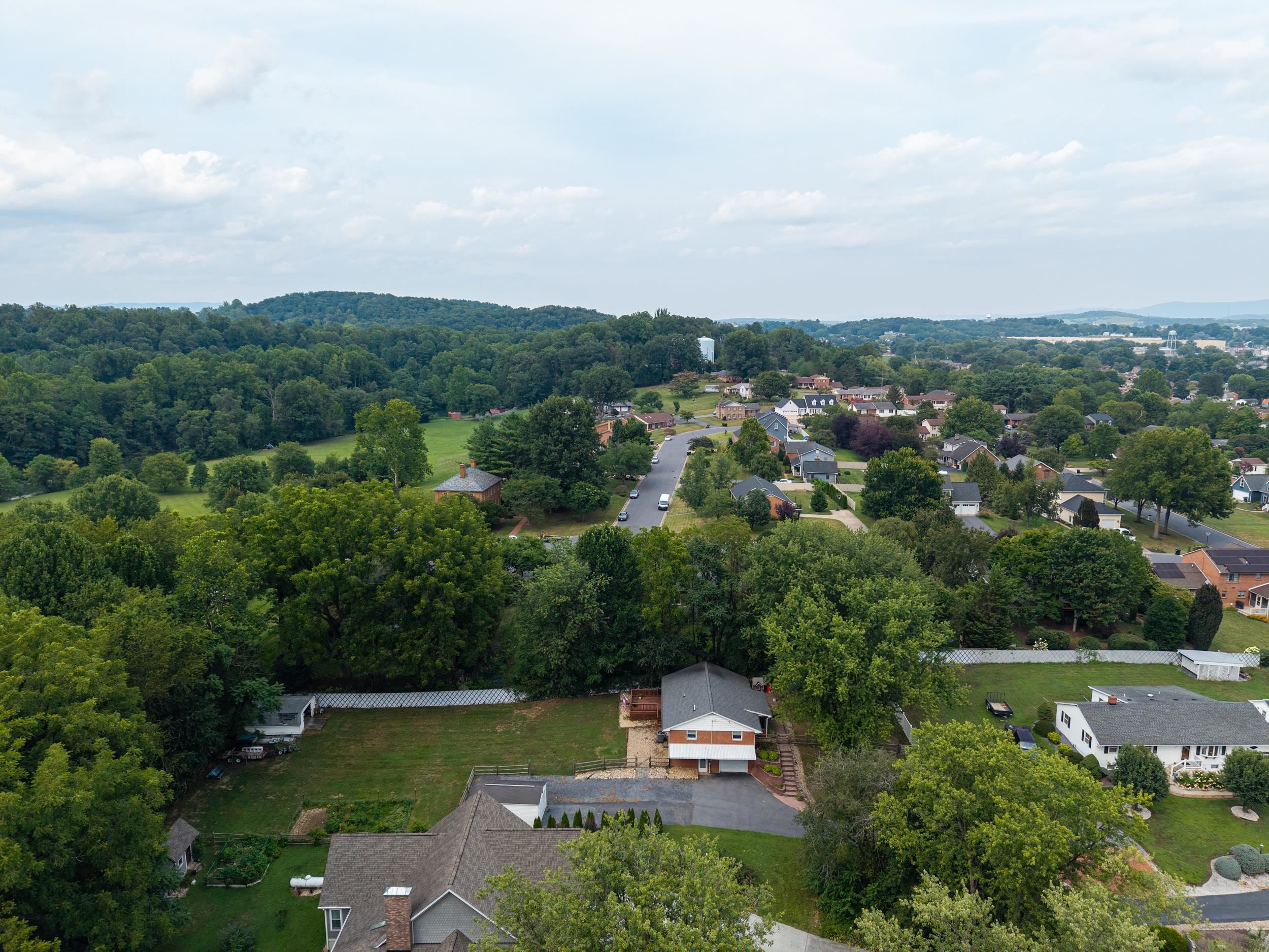 609 W BANK ST, BRIDGEWATER, Virginia 22812, 3 Bedrooms Bedrooms, ,1 BathroomBathrooms,Residential,609 W BANK ST,680707 MLS # 680707