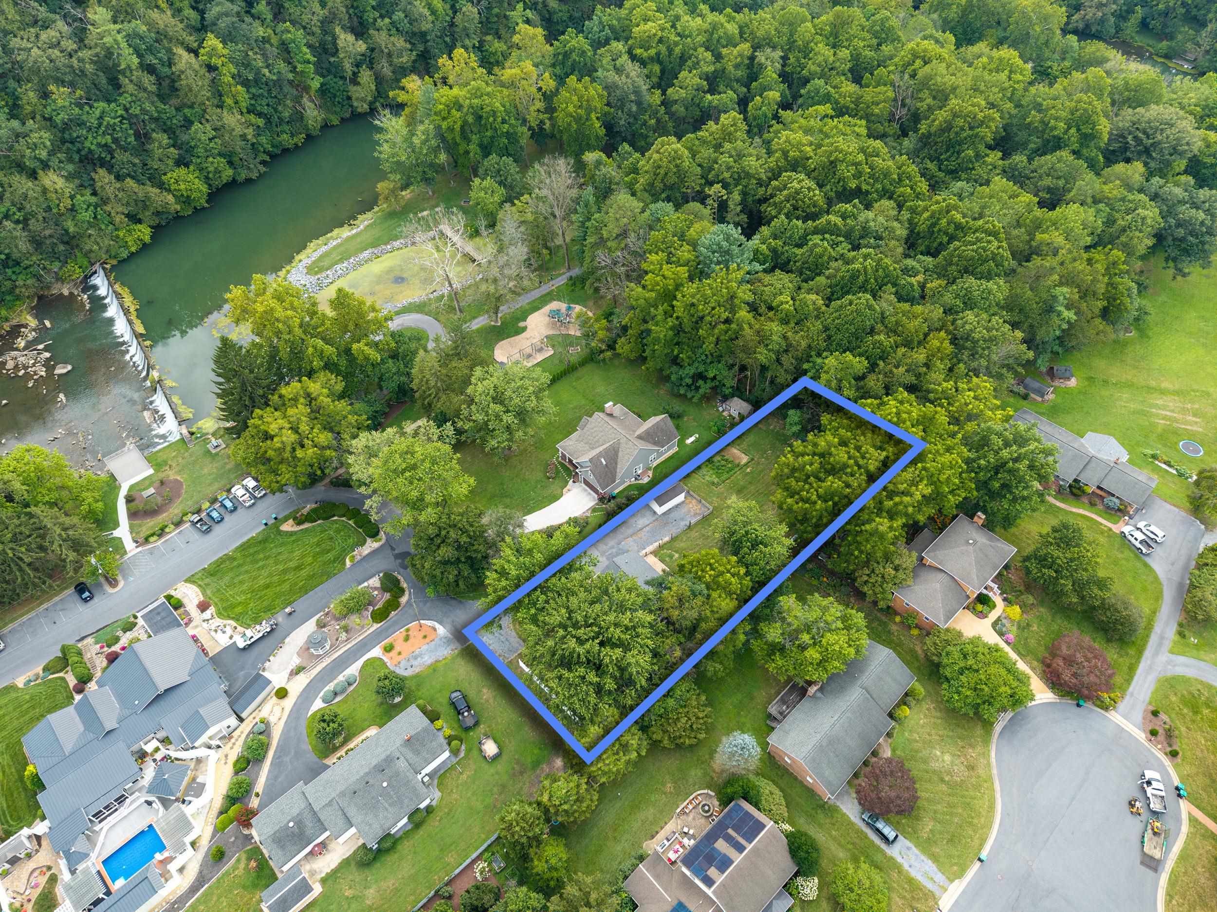 609 W BANK ST, BRIDGEWATER, Virginia 22812, 3 Bedrooms Bedrooms, ,1 BathroomBathrooms,Residential,609 W BANK ST,680707 MLS # 680707