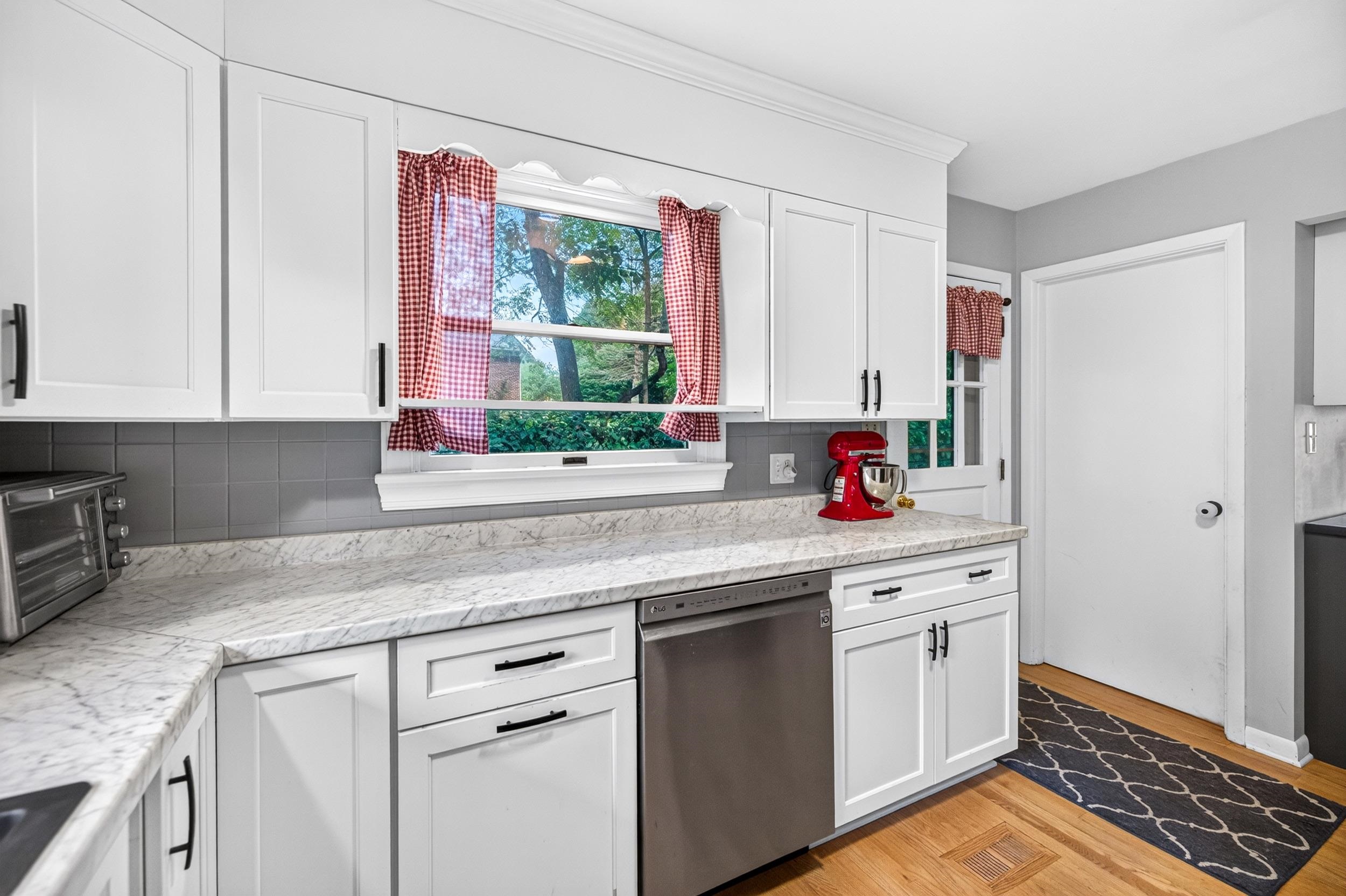 609 W BANK ST, BRIDGEWATER, Virginia 22812, 3 Bedrooms Bedrooms, ,1 BathroomBathrooms,Residential,609 W BANK ST,680707 MLS # 680707