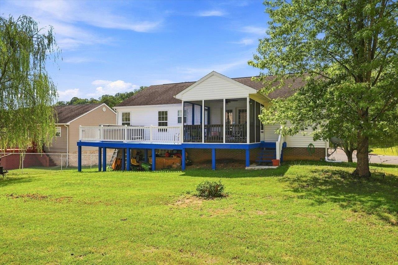 914 RITCHIE BLVD, STAUNTON, Virginia 24401, 4 Bedrooms Bedrooms, ,3 BathroomsBathrooms,Residential,914 RITCHIE BLVD,680708 MLS # 680708