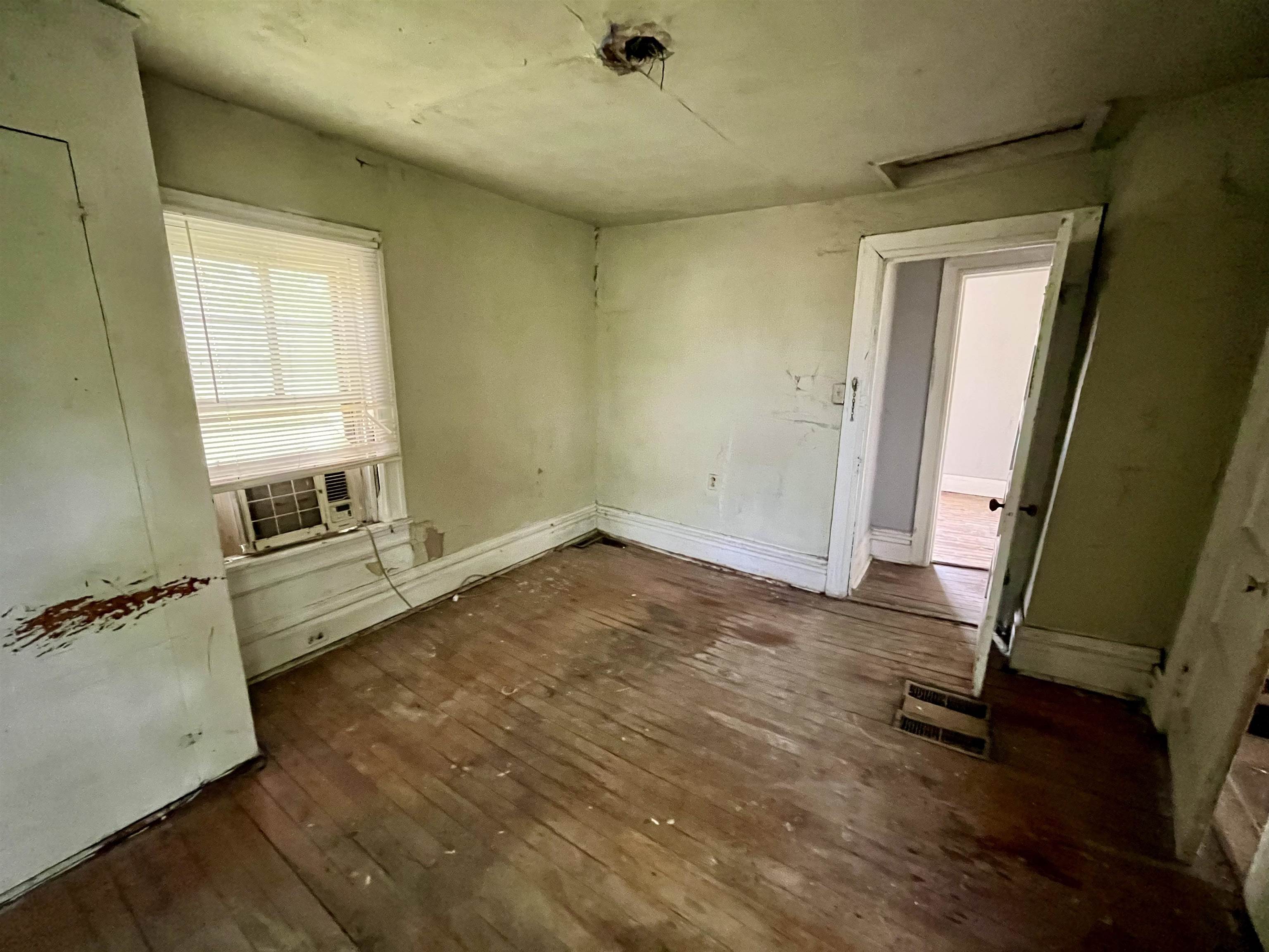 407 CARRUTHERS ST, LEXINGTON, Virginia 24450, 4 Bedrooms Bedrooms, ,1 BathroomBathrooms,Residential,407 CARRUTHERS ST,680711 MLS # 680711 407 CARRUTHERS ST, LEXINGTON, Virginia 24450, 4 Bedrooms Bedrooms, ,1 BathroomBathrooms,Residential,407 CARRUTHERS ST,680711 MLS # 680711