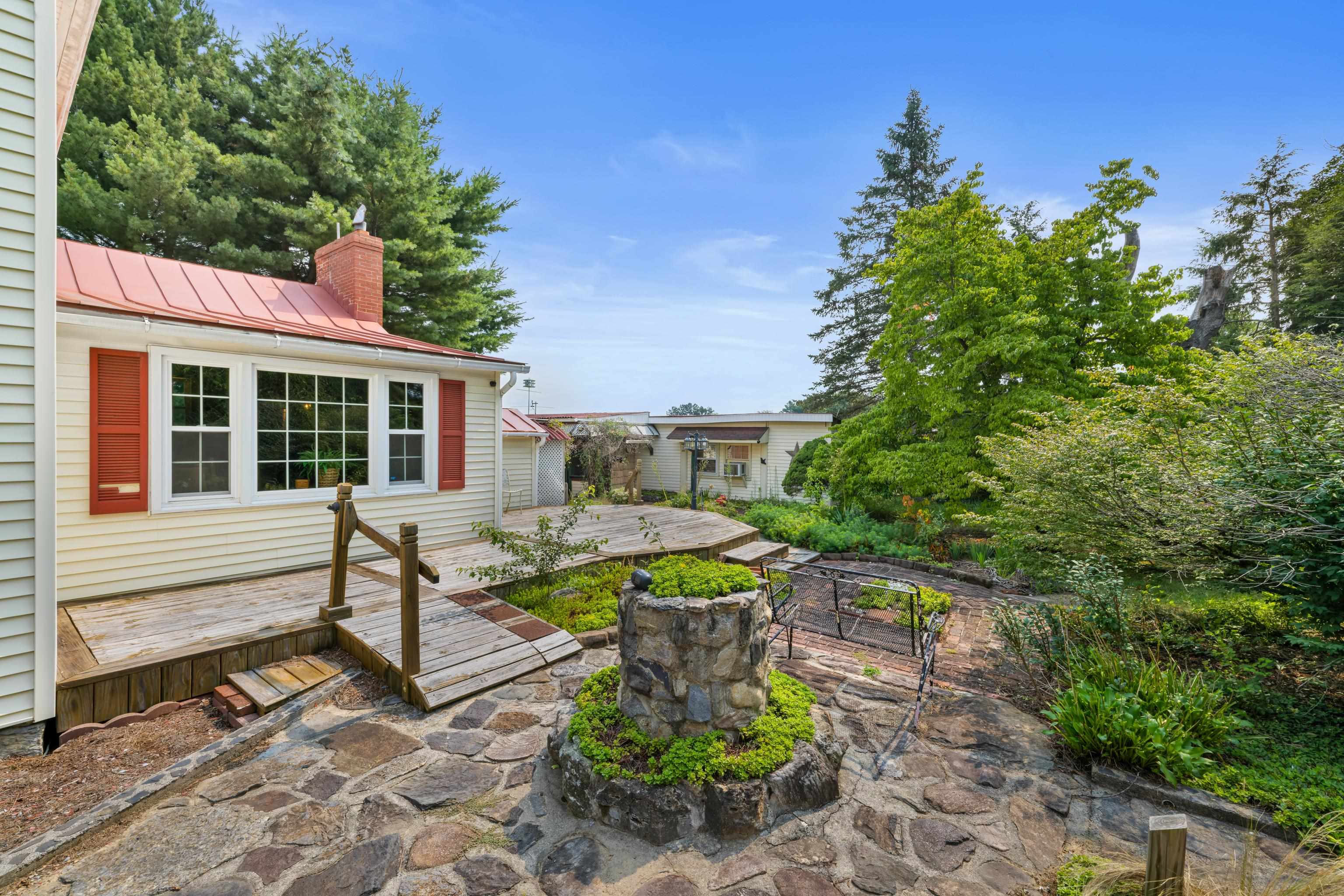223 COLD SPRING RD, STUARTS DRAFT, Virginia 24477, 2 Bedrooms Bedrooms, ,1 BathroomBathrooms,Residential,Treasure Island,223 COLD SPRING RD,680715 MLS # 680715