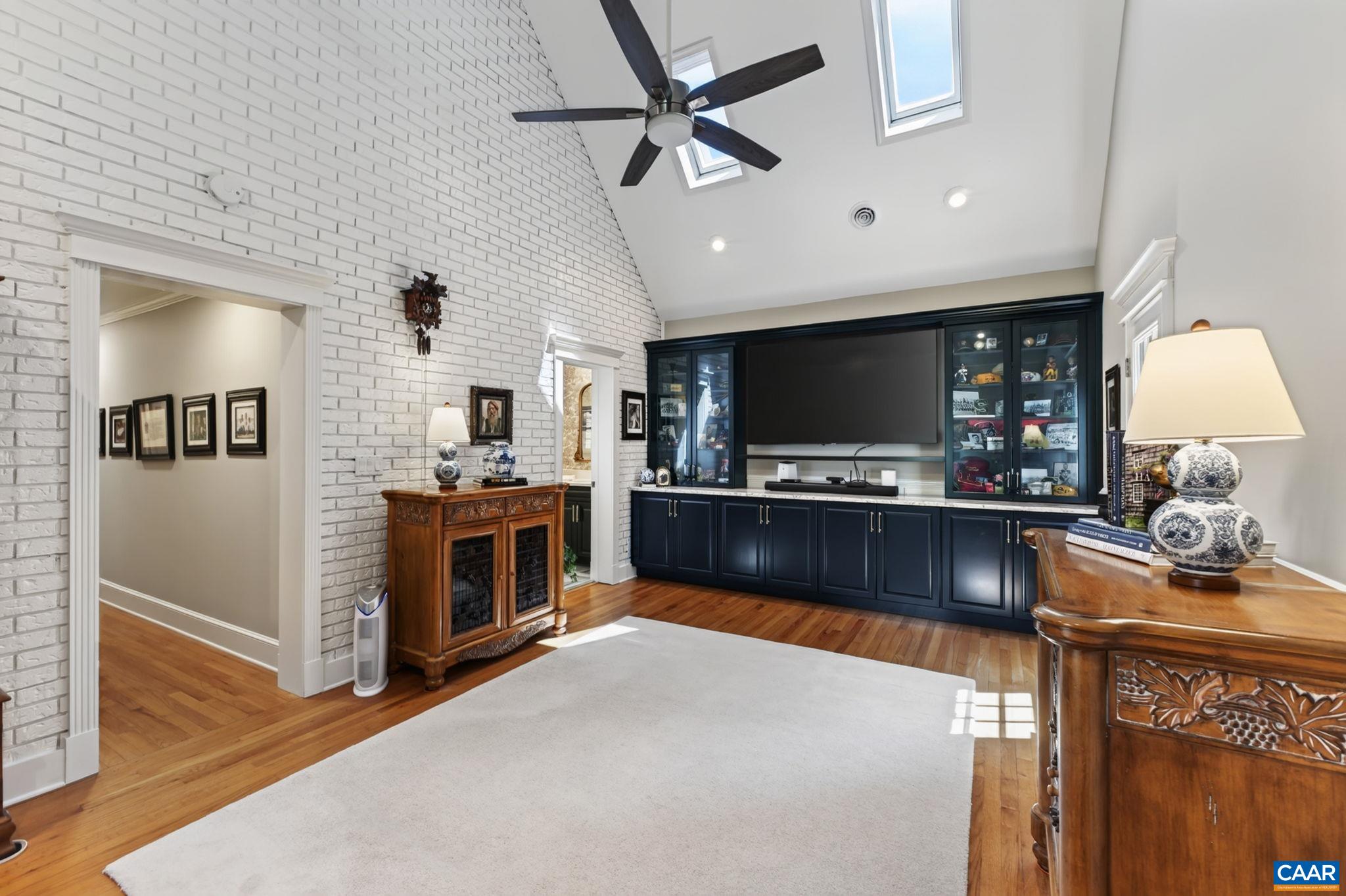 155 IVY RIDGE RD, CHARLOTTESVILLE, Virginia 22901, 5 Bedrooms Bedrooms, ,3 BathroomsBathrooms,Residential,155 IVY RIDGE RD,680719 MLS # 680719