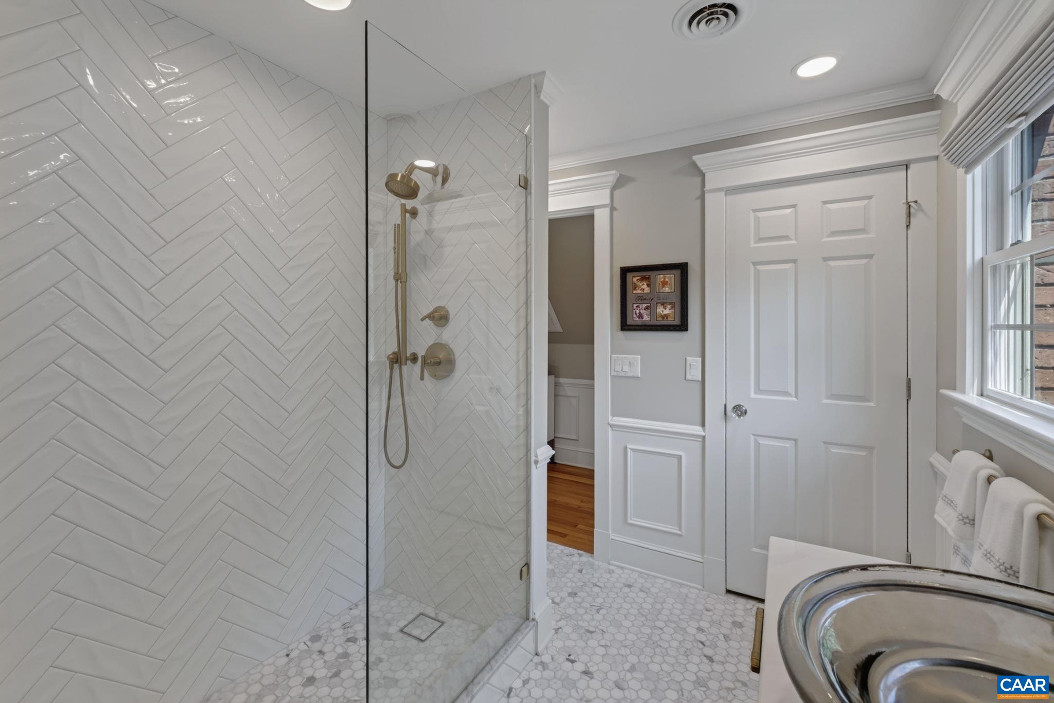 155 IVY RIDGE RD, CHARLOTTESVILLE, Virginia 22901, 5 Bedrooms Bedrooms, ,3 BathroomsBathrooms,Residential,155 IVY RIDGE RD,680719 MLS # 680719